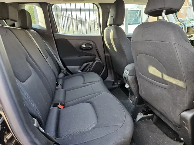 Jeep Renegade view 11