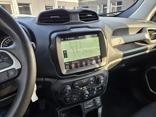 Jeep Renegade view 13