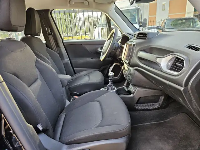 Jeep Renegade view 10