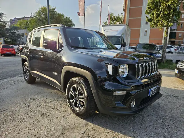 Jeep Renegade view 3