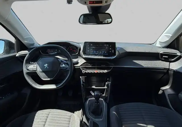 Peugeot 208 view 9