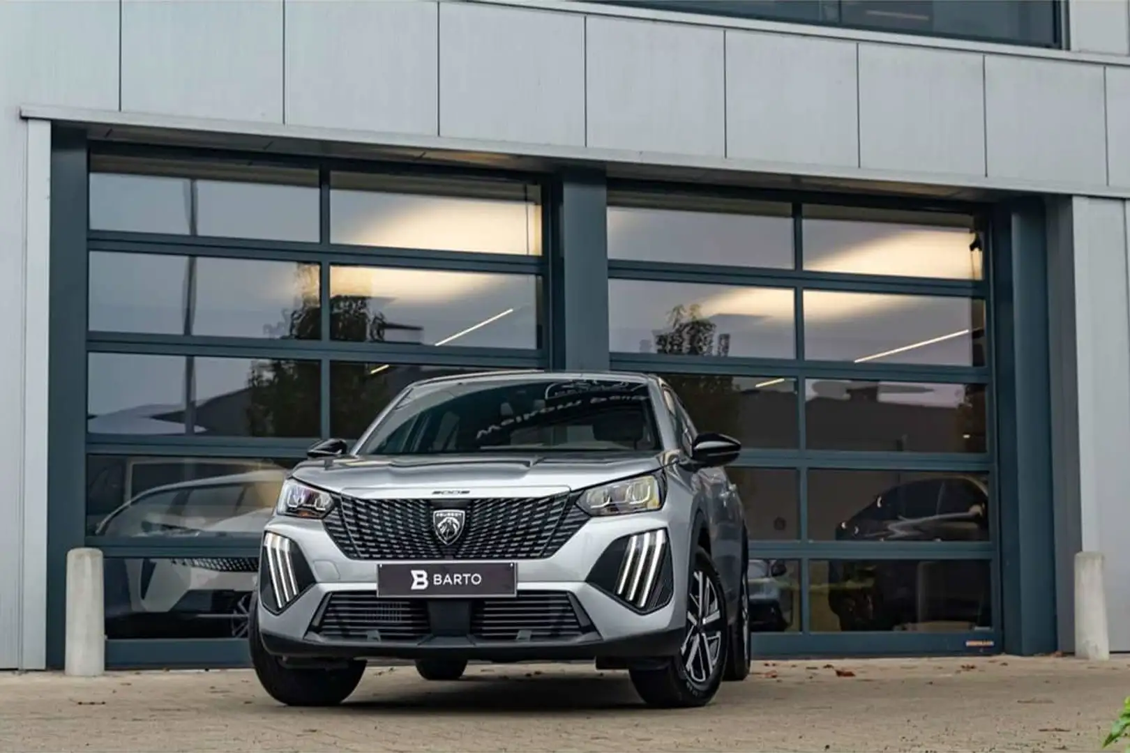 Peugeot 2008 Active - Nieuw! - 100PK - Parkeersen. Gri - 1