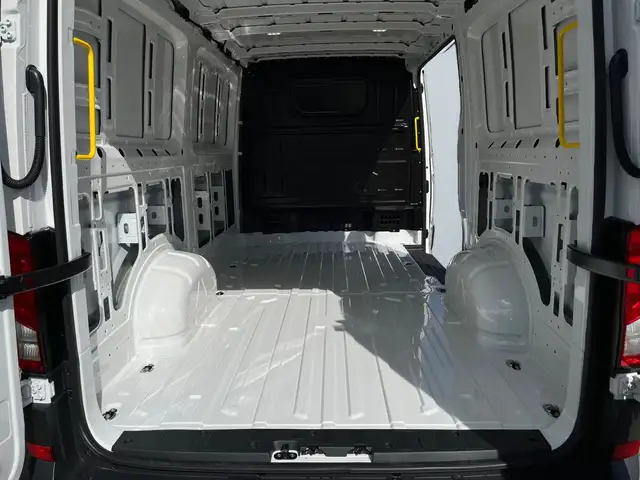 Volkswagen Crafter view 14