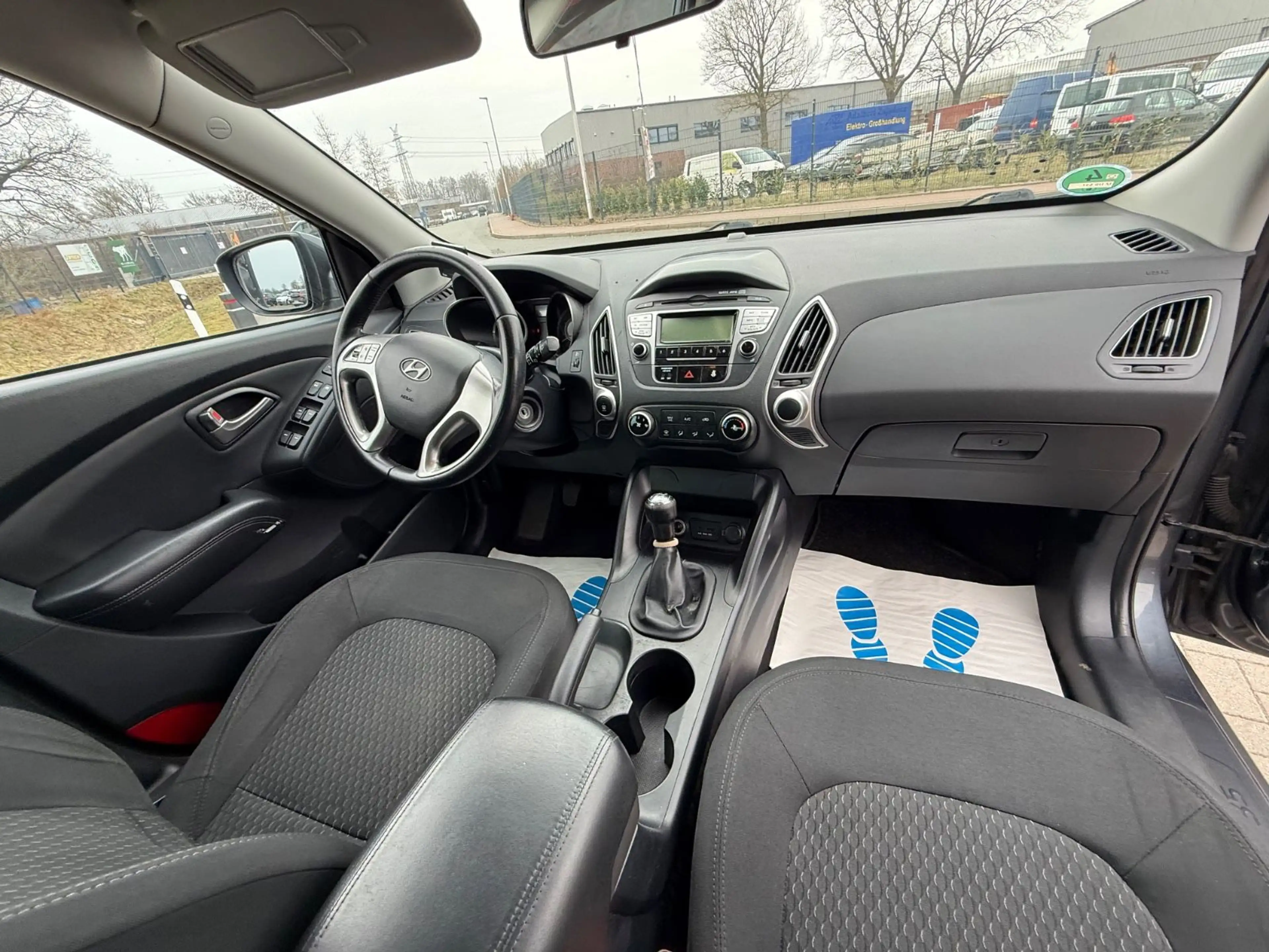 Hyundai iX35 Comfort 2WD TÜV NEU/2. HAND/ANHÄNGERKUPPL. — photo 14