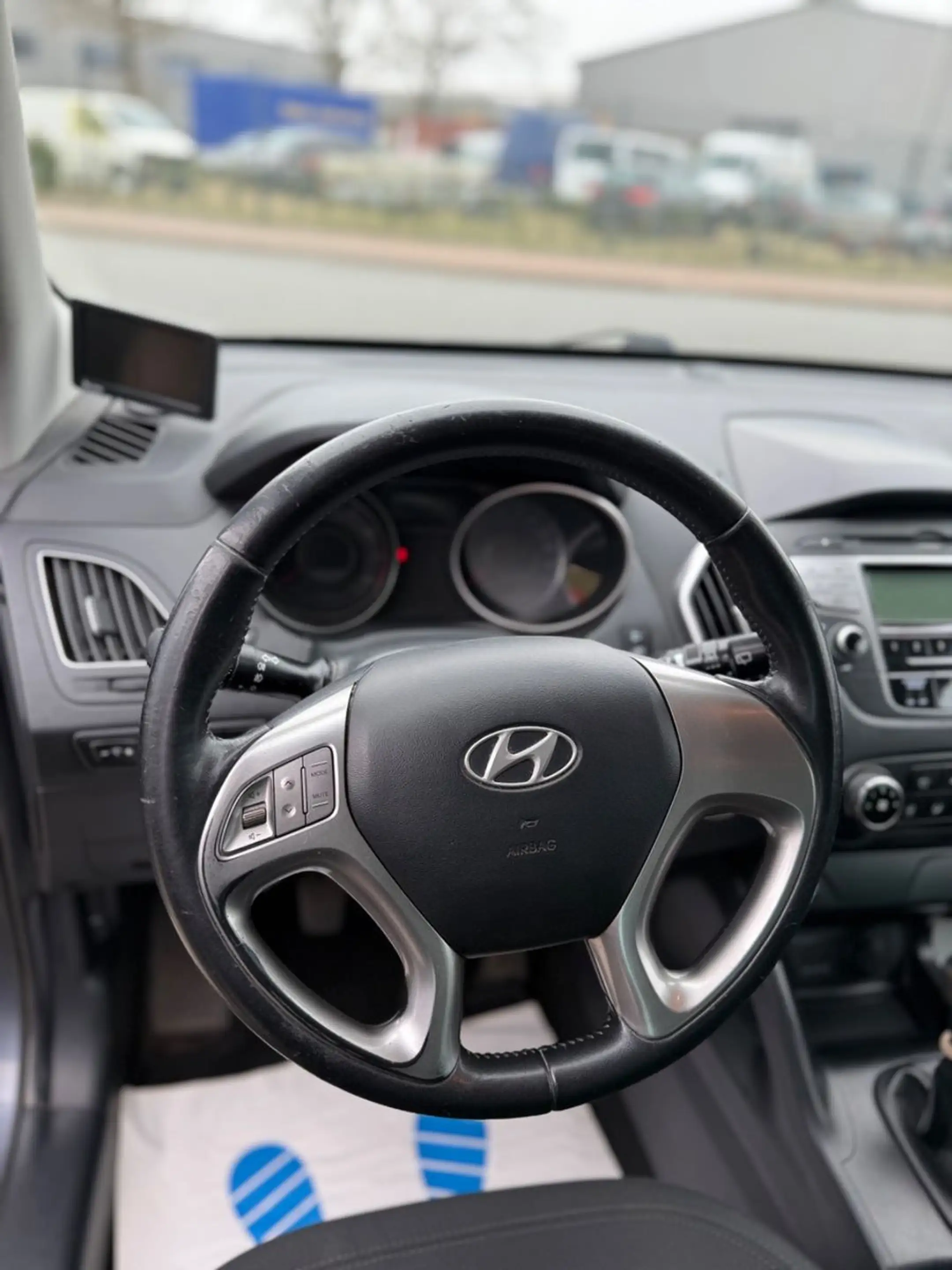 Hyundai iX35 Comfort 2WD TÜV NEU/2. HAND/ANHÄNGERKUPPL. — photo 10