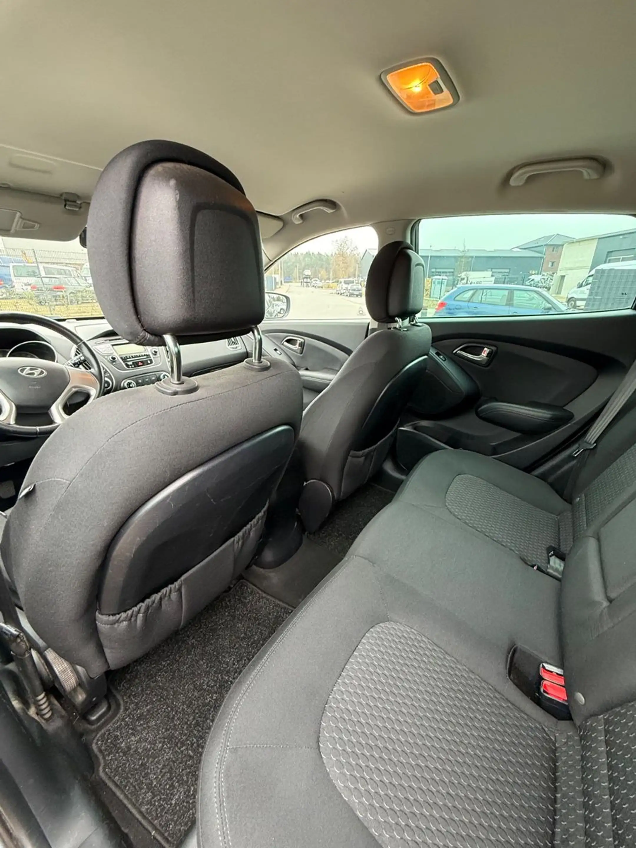 Hyundai iX35 Comfort 2WD TÜV NEU/2. HAND/ANHÄNGERKUPPL. — photo 12