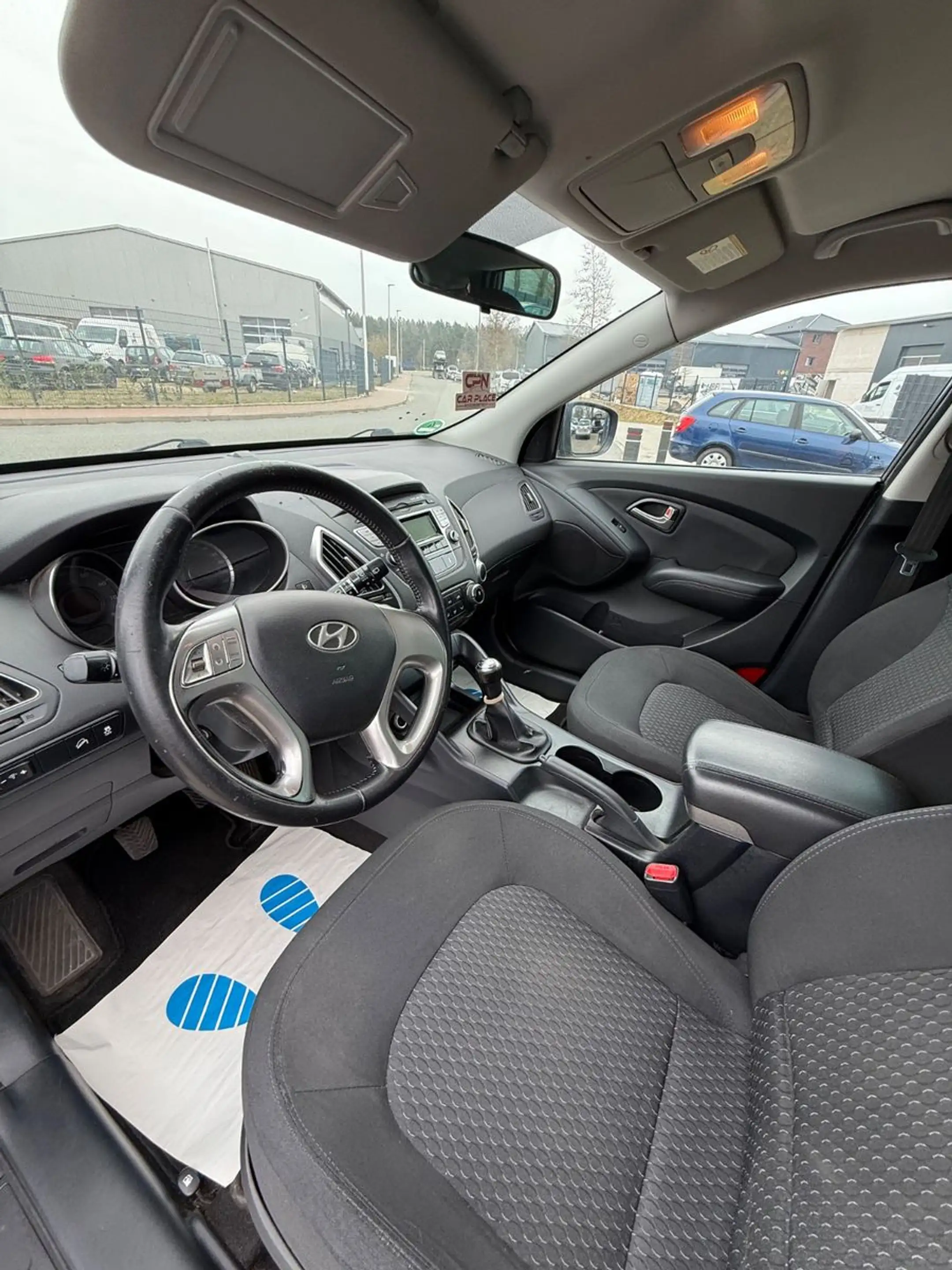 Hyundai iX35 Comfort 2WD TÜV NEU/2. HAND/ANHÄNGERKUPPL. — photo 9