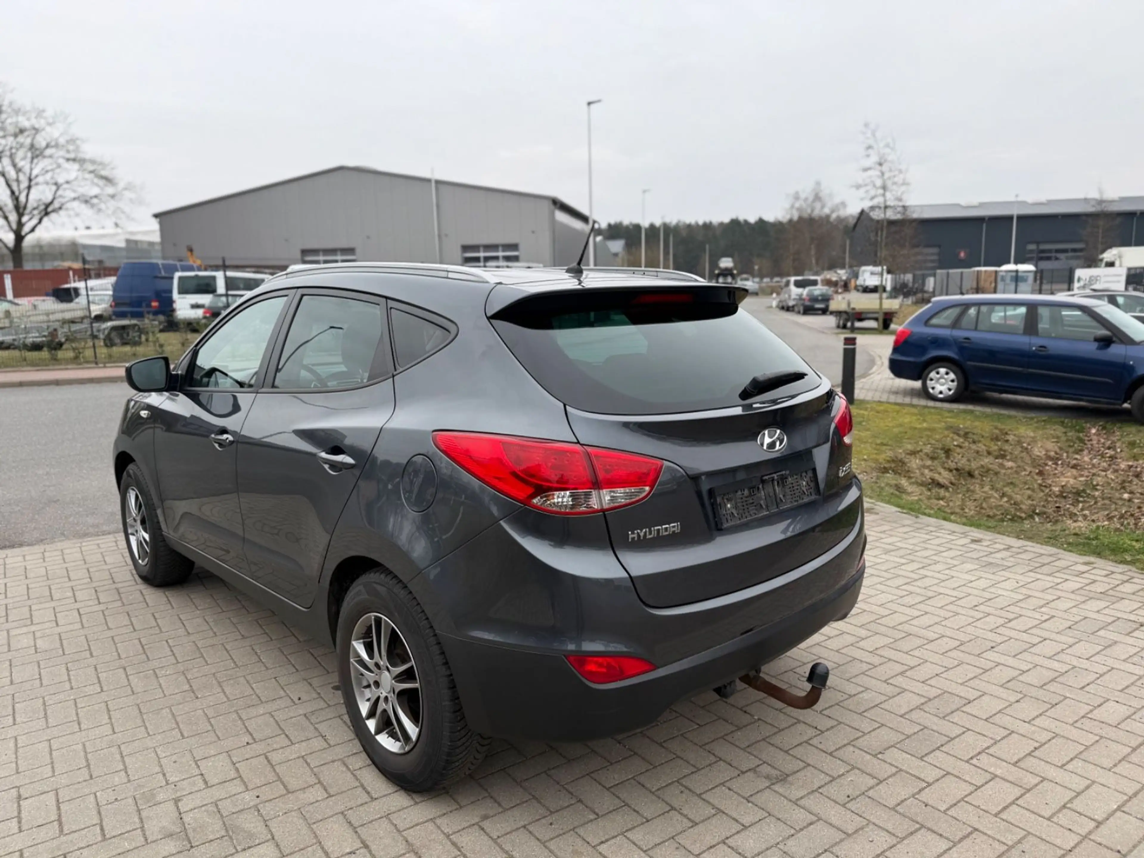 Hyundai iX35 Comfort 2WD TÜV NEU/2. HAND/ANHÄNGERKUPPL. — photo 4