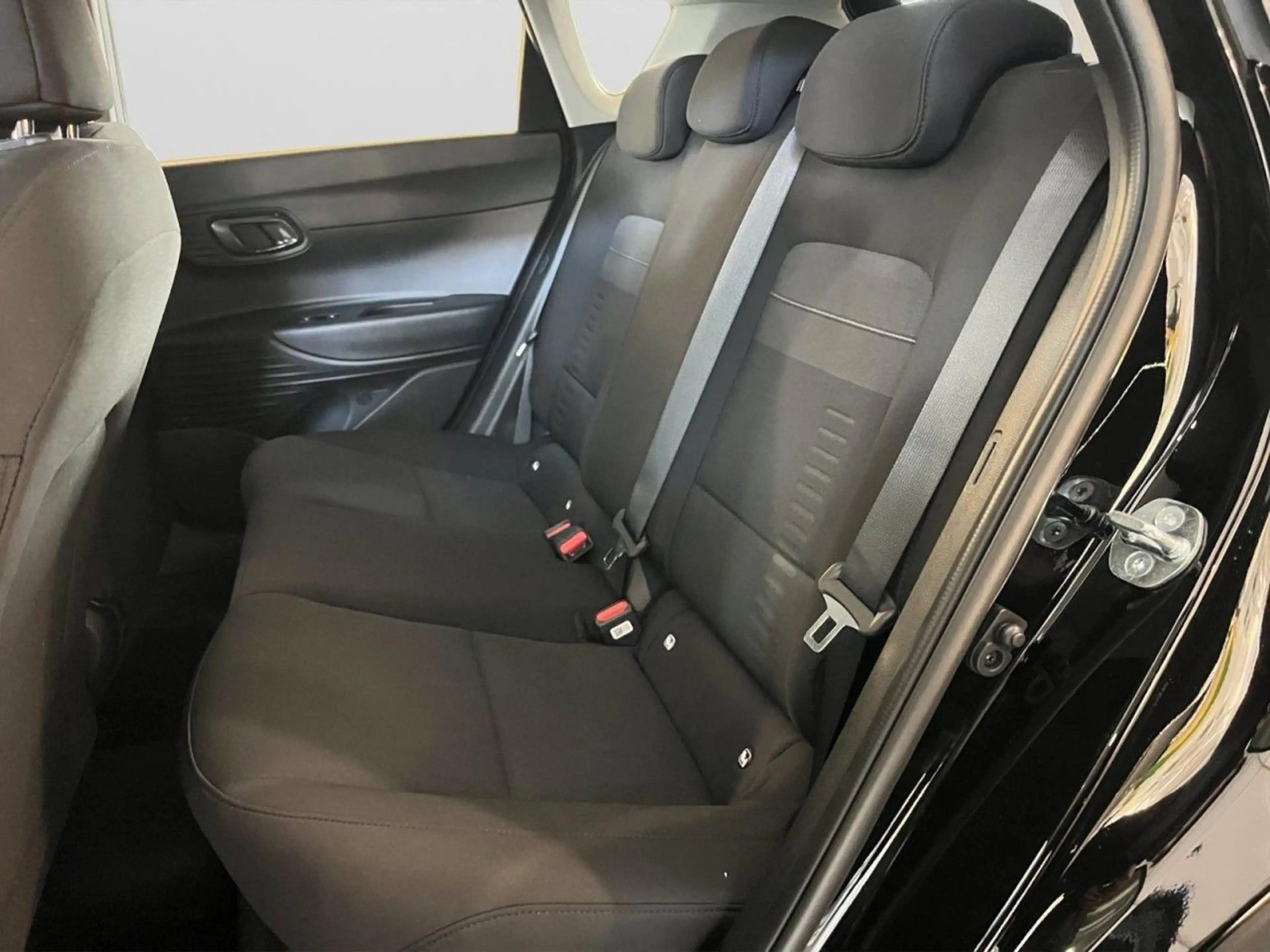 Hyundai BAYON PRIME MIT PDC+BOSE SOUND+SMART KEY U.V.M.! — photo 15