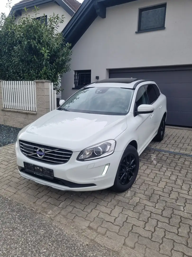 Volvo XC60 D3 Kinetic Geartronic Weiß - 1