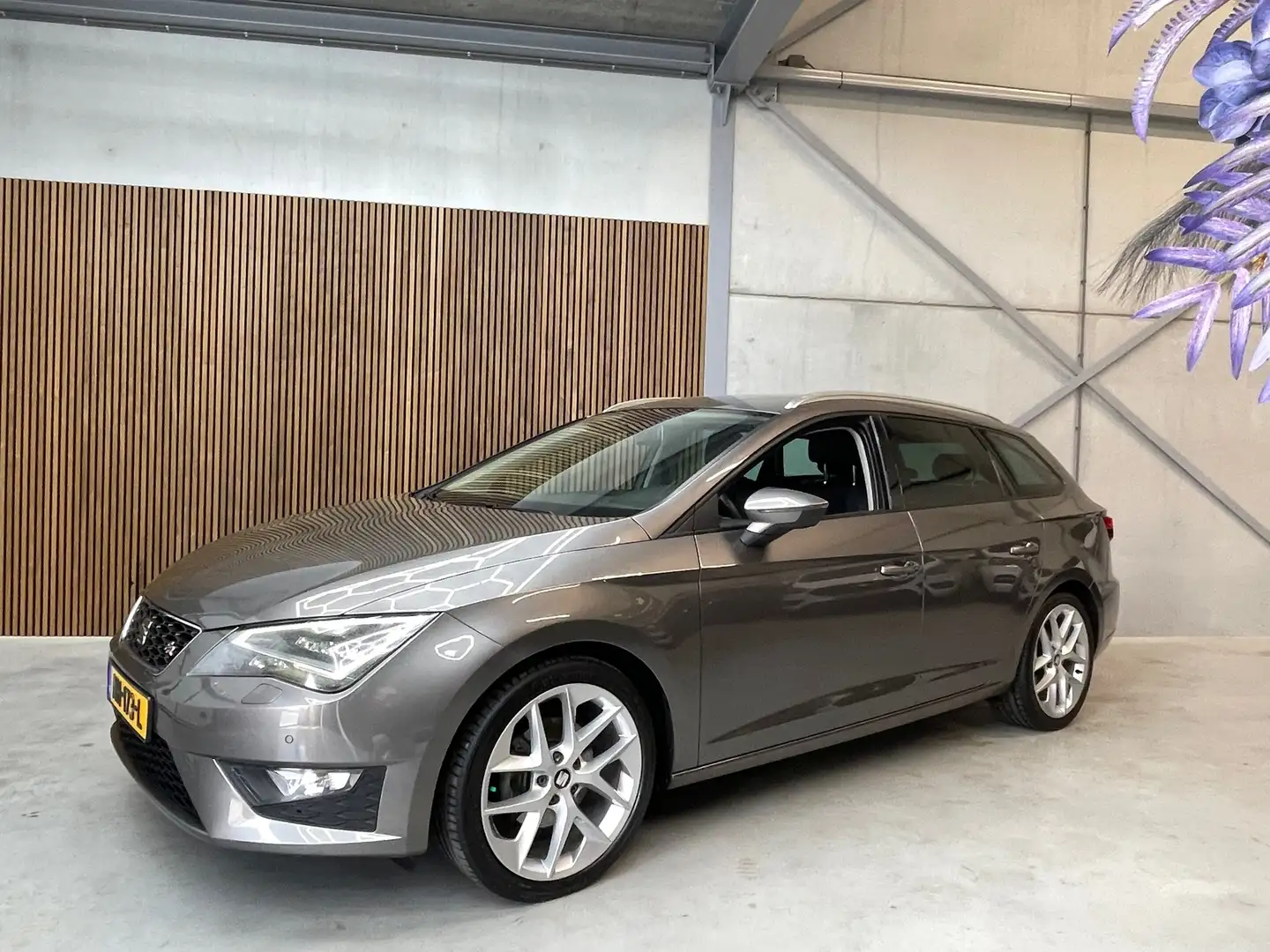 SEAT Leon ST 1.4 TSI FR Business Gris - 2