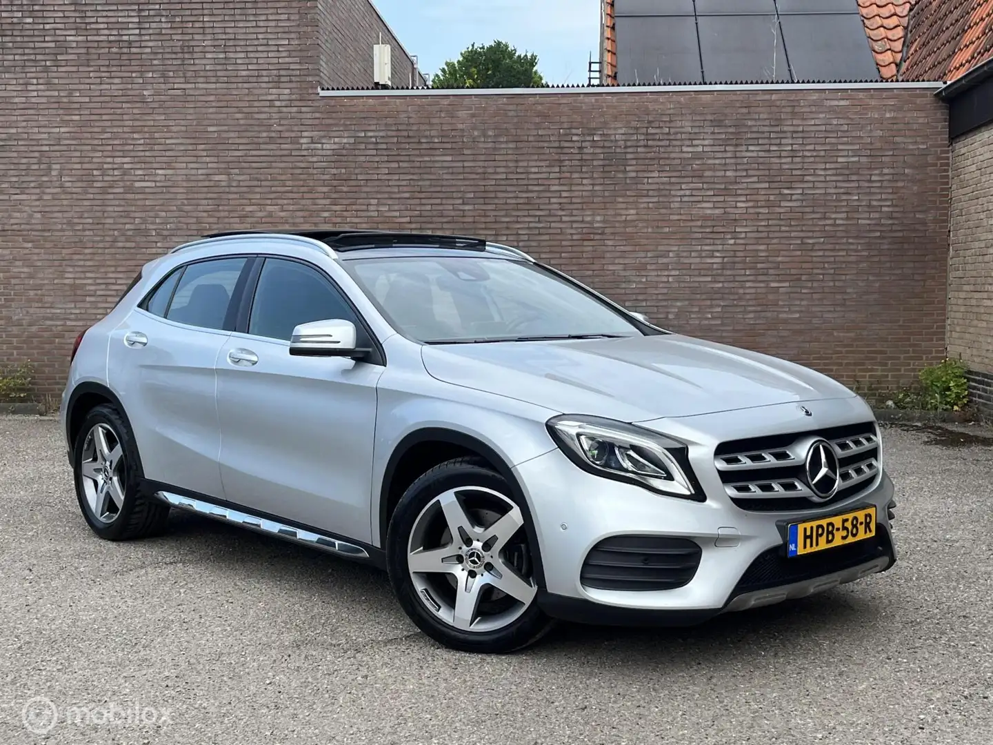 Mercedes-Benz GLA 250 4Matic Premium Plus 211PK Сірий - 2