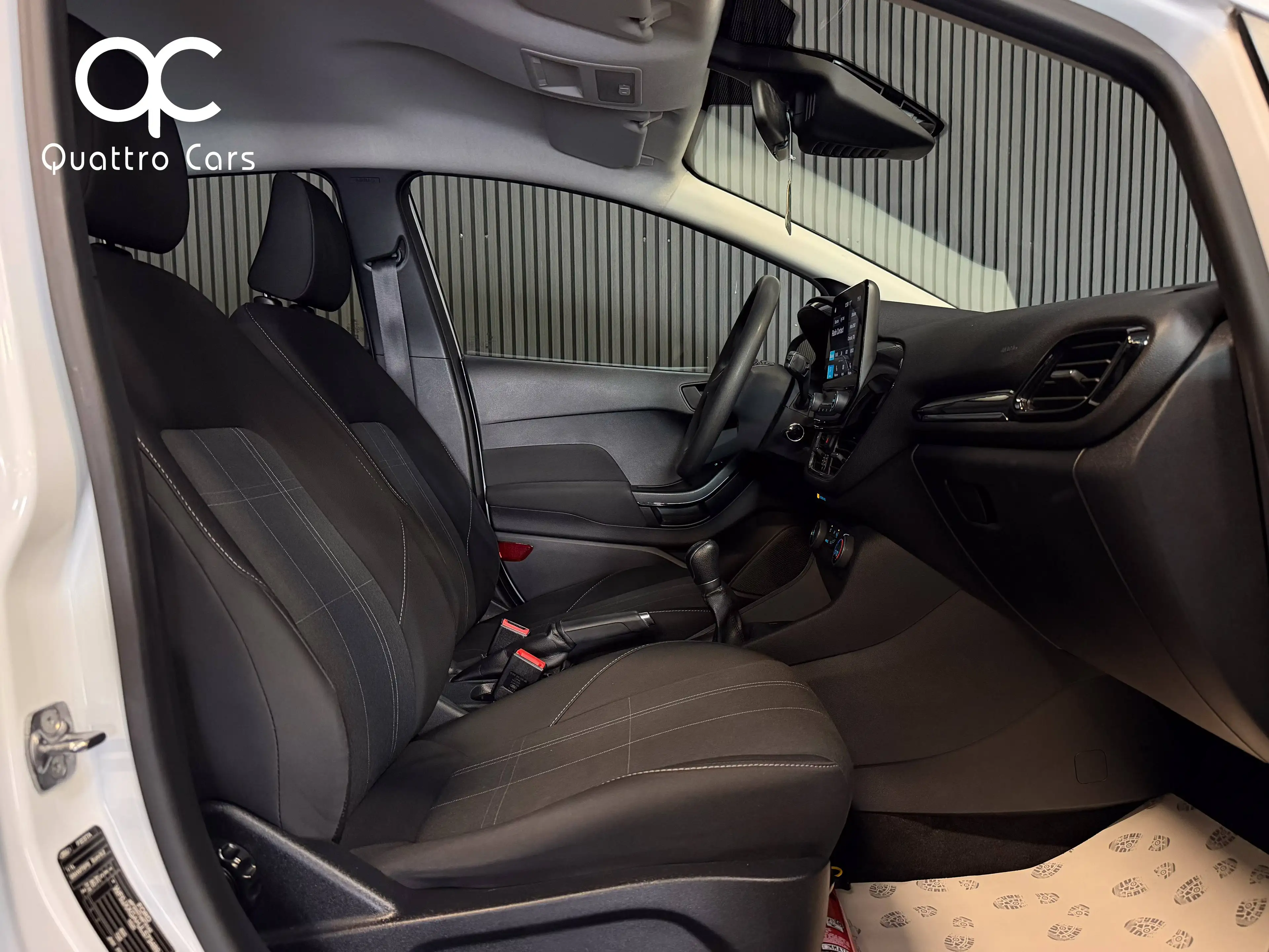 Ford Fiesta 1.1i * CAR PLAY * CLIM * 1ERE MAIN * CAPTEURS ARR — photo 12