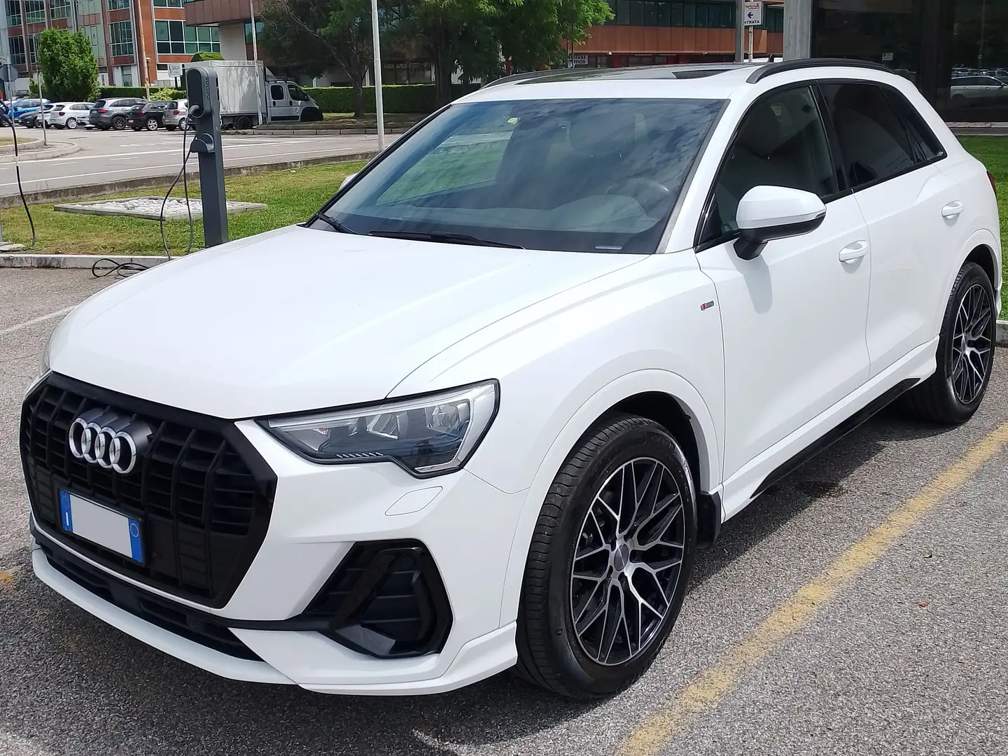 Audi Q3 Q3 II 2018 35 2.0 tdi S line edition s-tronic Bianco - 1