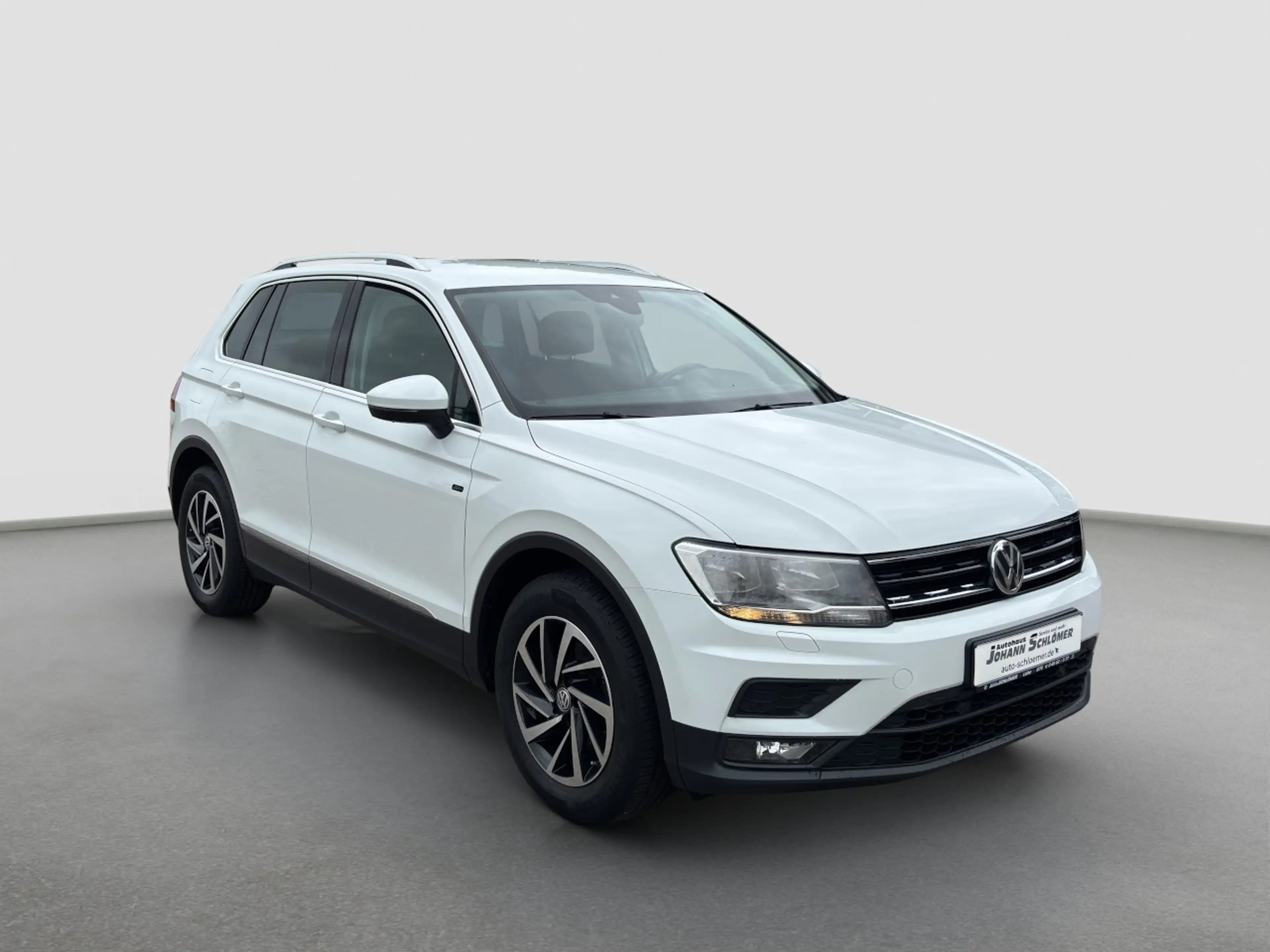 Volkswagen Tiguan 2.0 TDI NAVI PDC AHK TEMPOMAT Klima Navi — photo 7