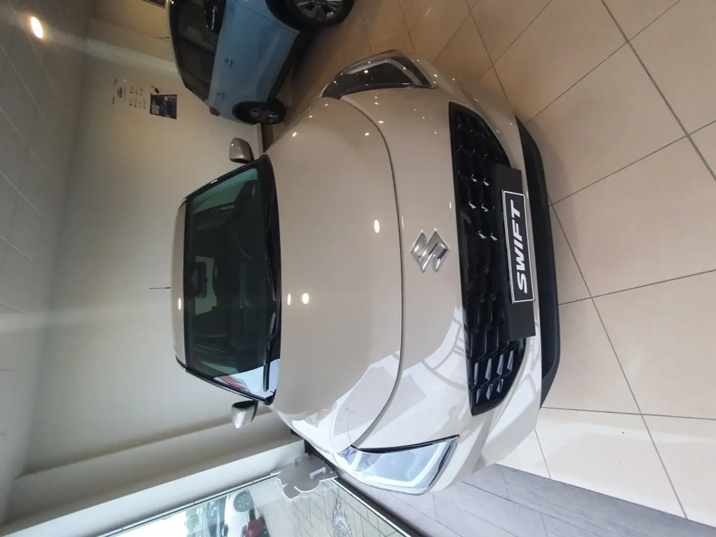 Suzuki Swift 1.2 Mild Hybrid S2 Beige - 2