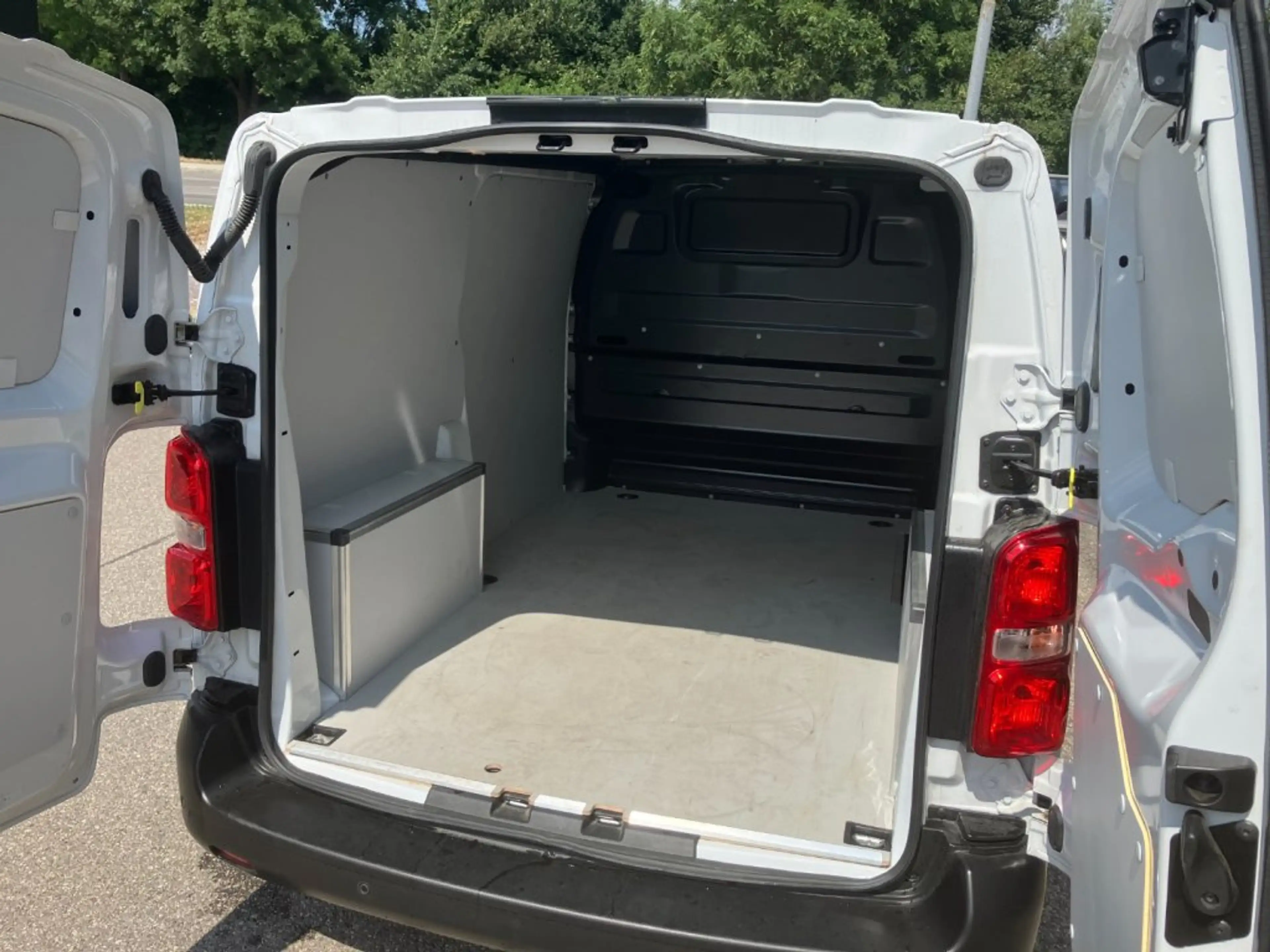 Peugeot Expert L2 BHDI 120 — photo 6
