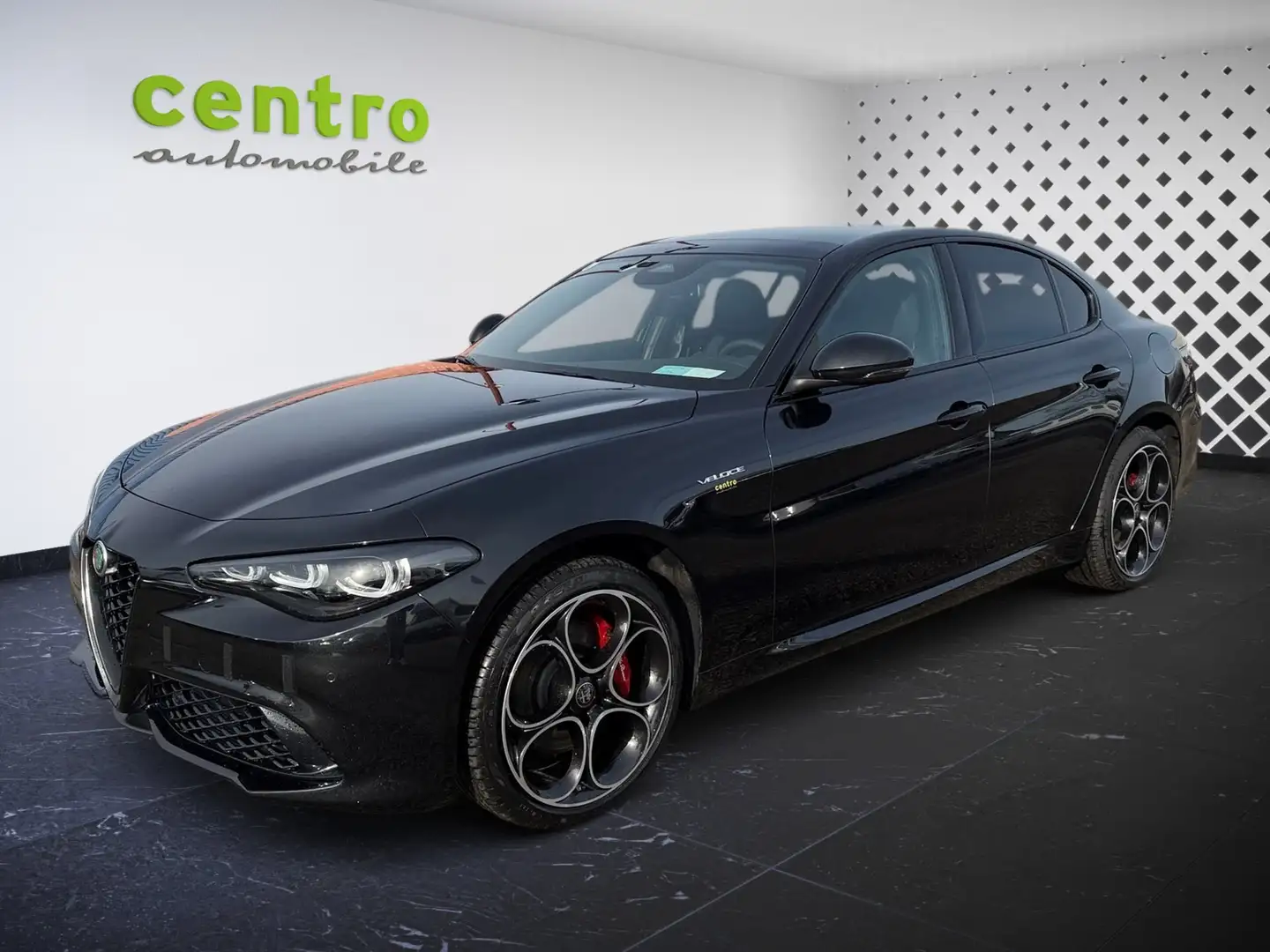 Alfa Romeo Giulia Veloce Q4 Schiebedach, Harman Kardon Schwarz - 2