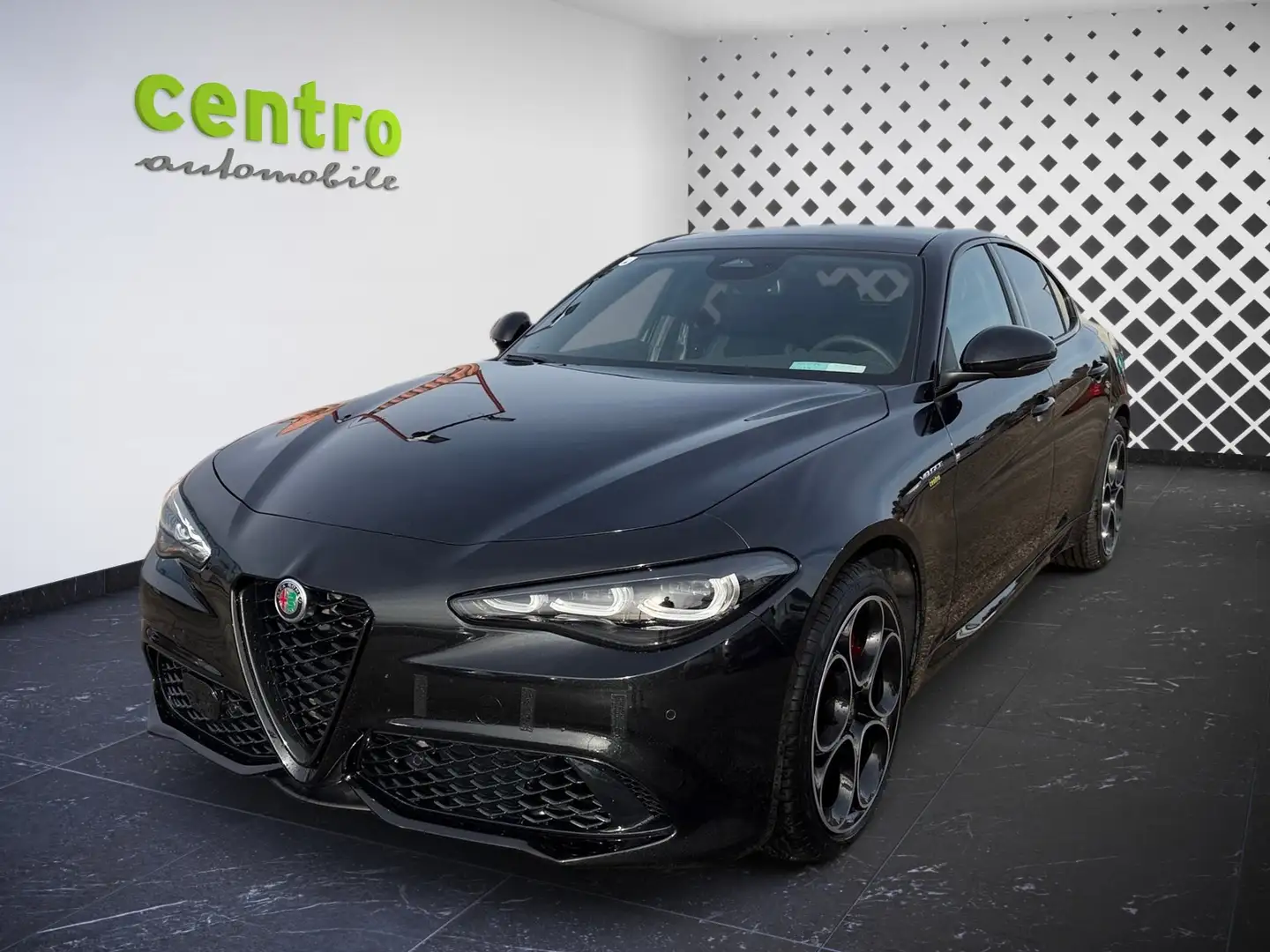 Alfa Romeo Giulia Veloce Q4 Schiebedach, Harman Kardon Schwarz - 1