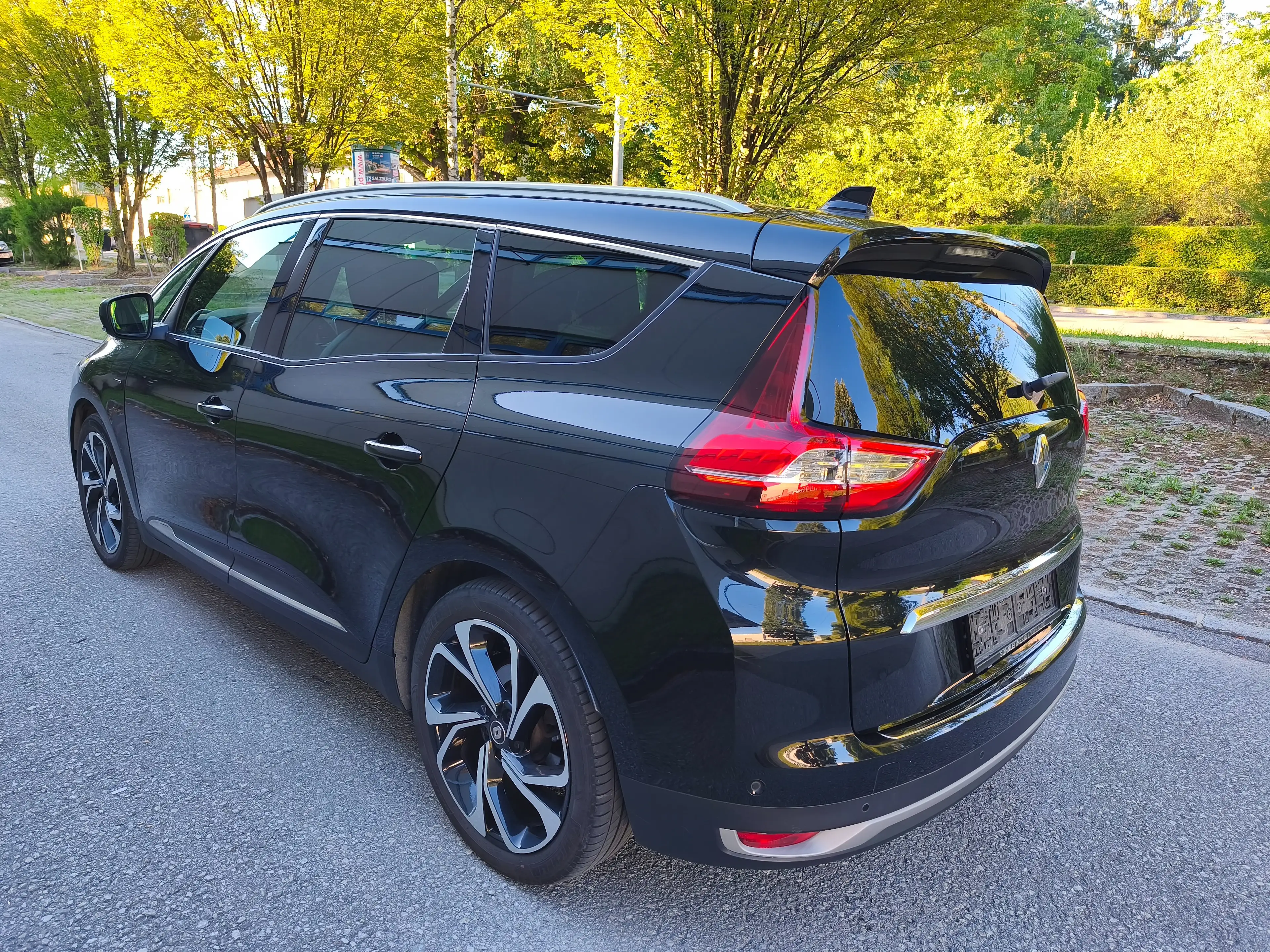 Renault Scenic Scénic Grand TCe 160 Black Edition Aut.,* Leder — photo 4