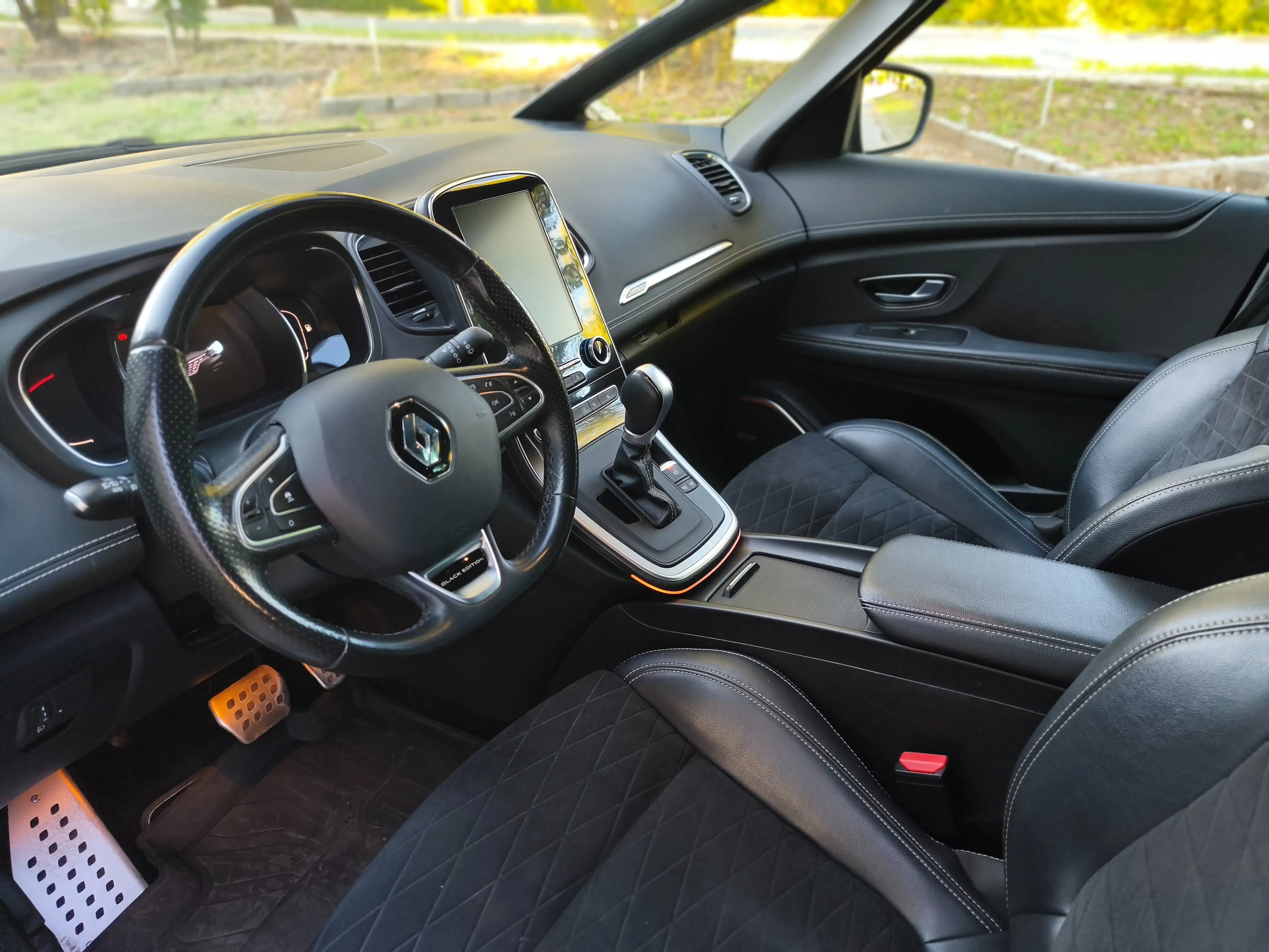 Renault Scenic Scénic Grand TCe 160 Black Edition Aut.,* Leder — photo 15