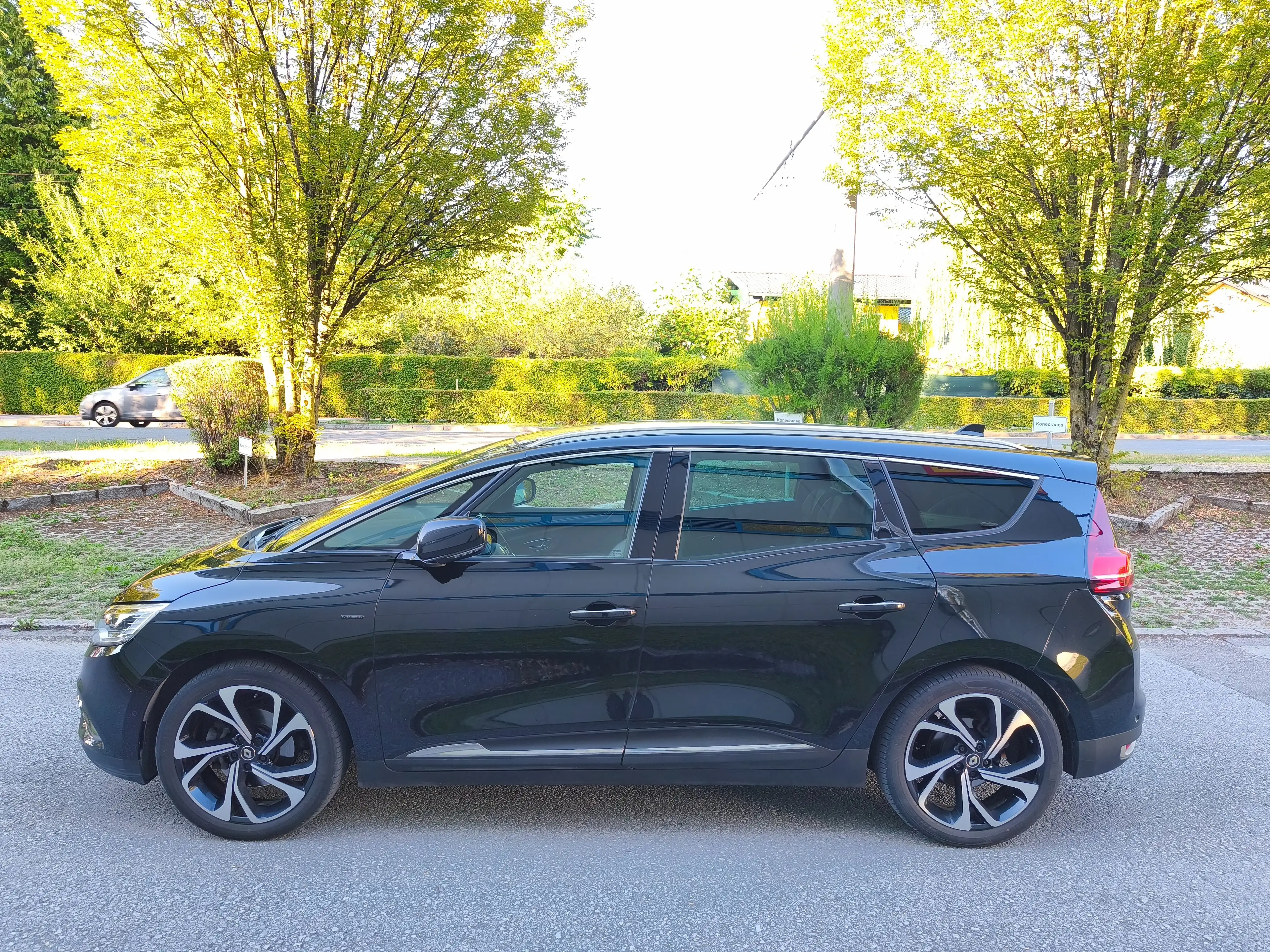 Renault Scenic Scénic Grand TCe 160 Black Edition Aut.,* Leder — photo 3