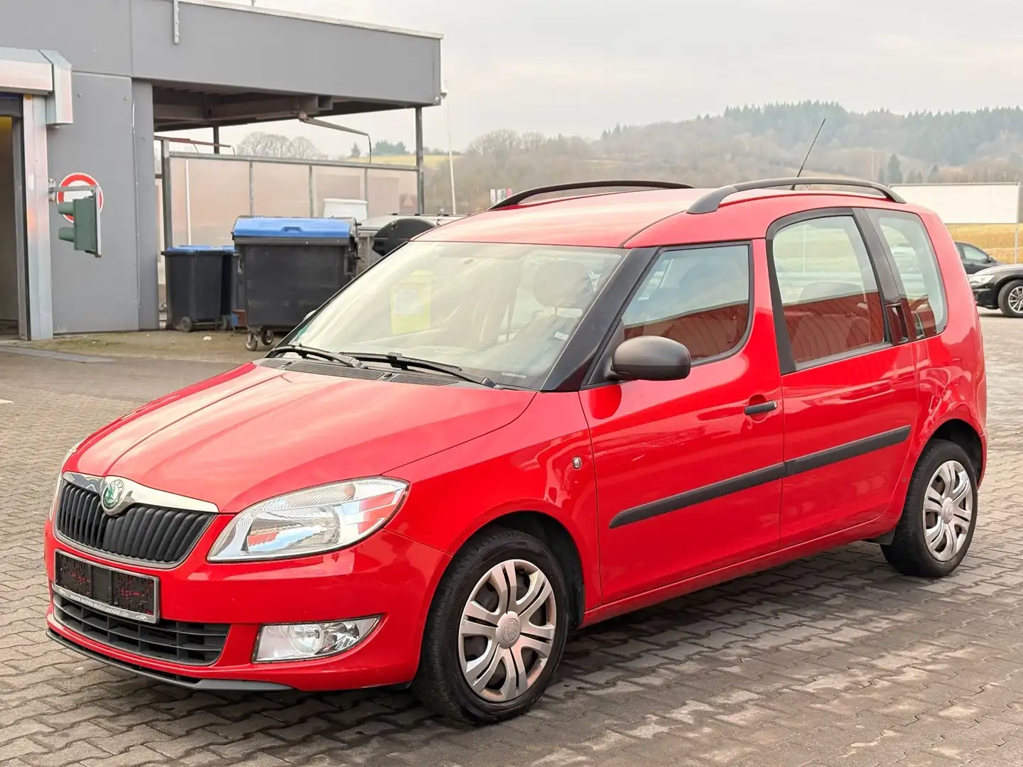 Skoda Roomster 1.6 TDI Klima AHK Tüv 05/27 EU5 Rot - 1