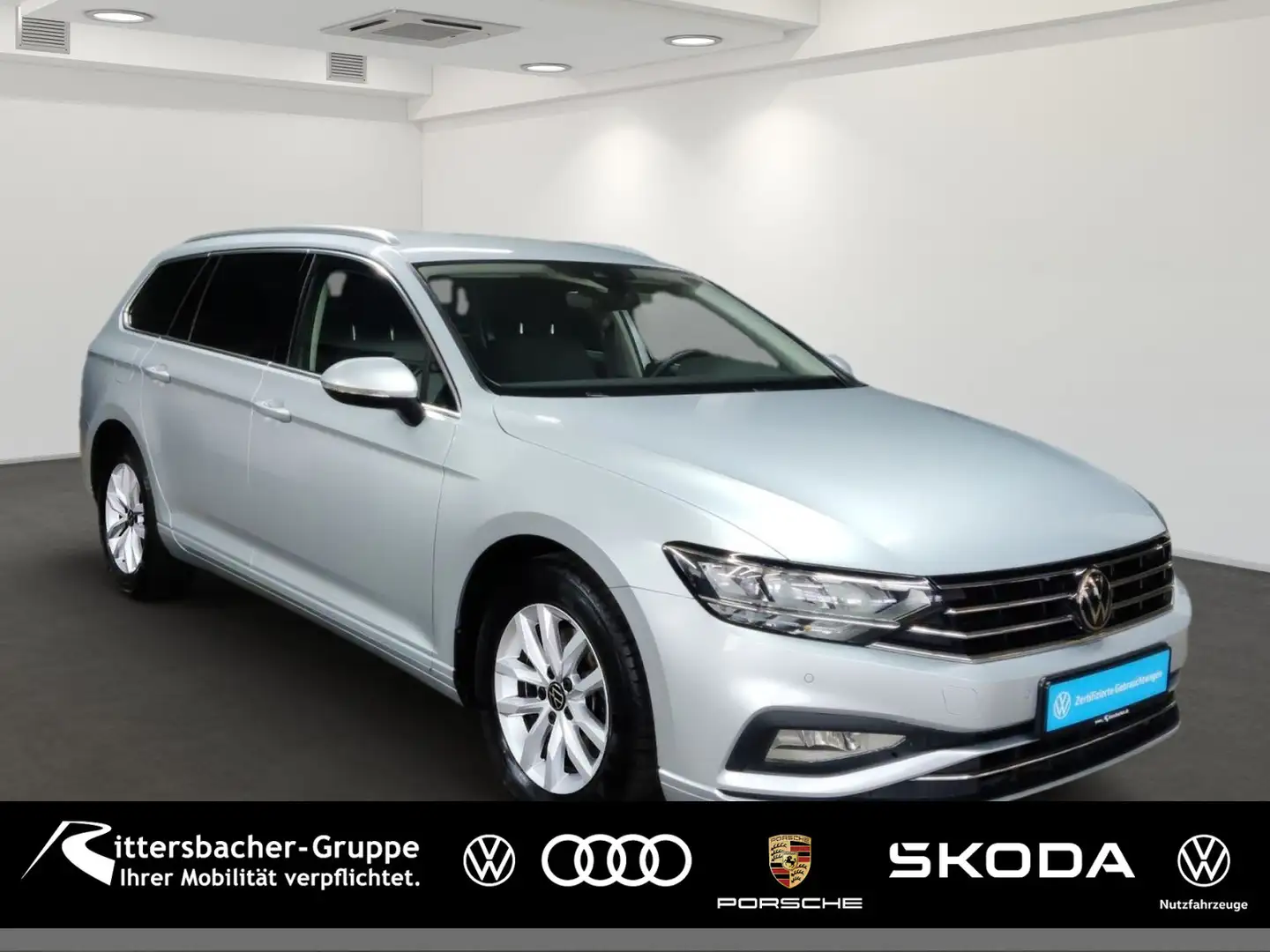 Volkswagen Passat Variant 2.0 TDI Business DSG Navi LED Silber - 1