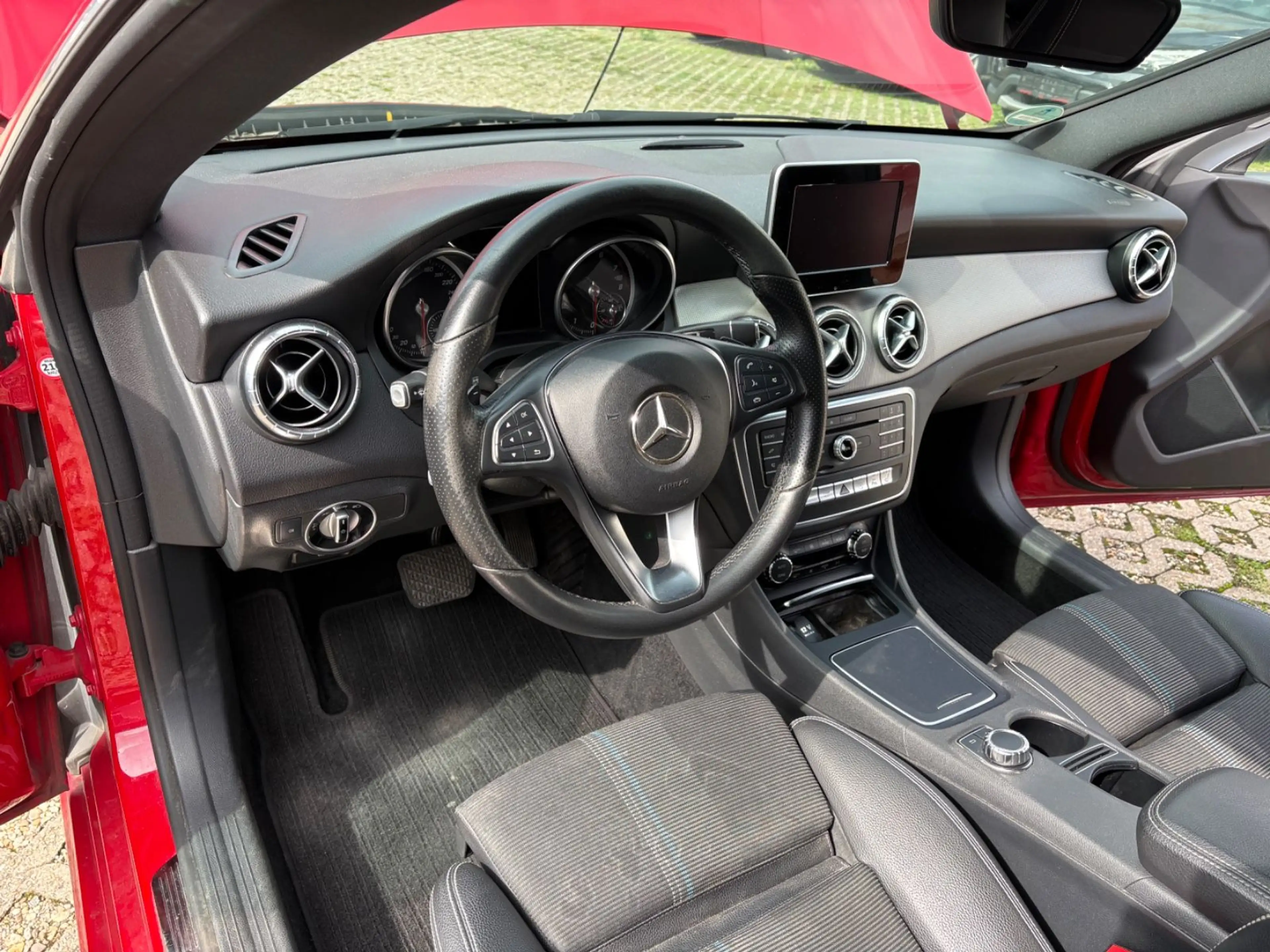 Mercedes-Benz CLA 200 CLA ShootingBrake 200 URBAN AUTOMAT FACELIFT LED — photo 11