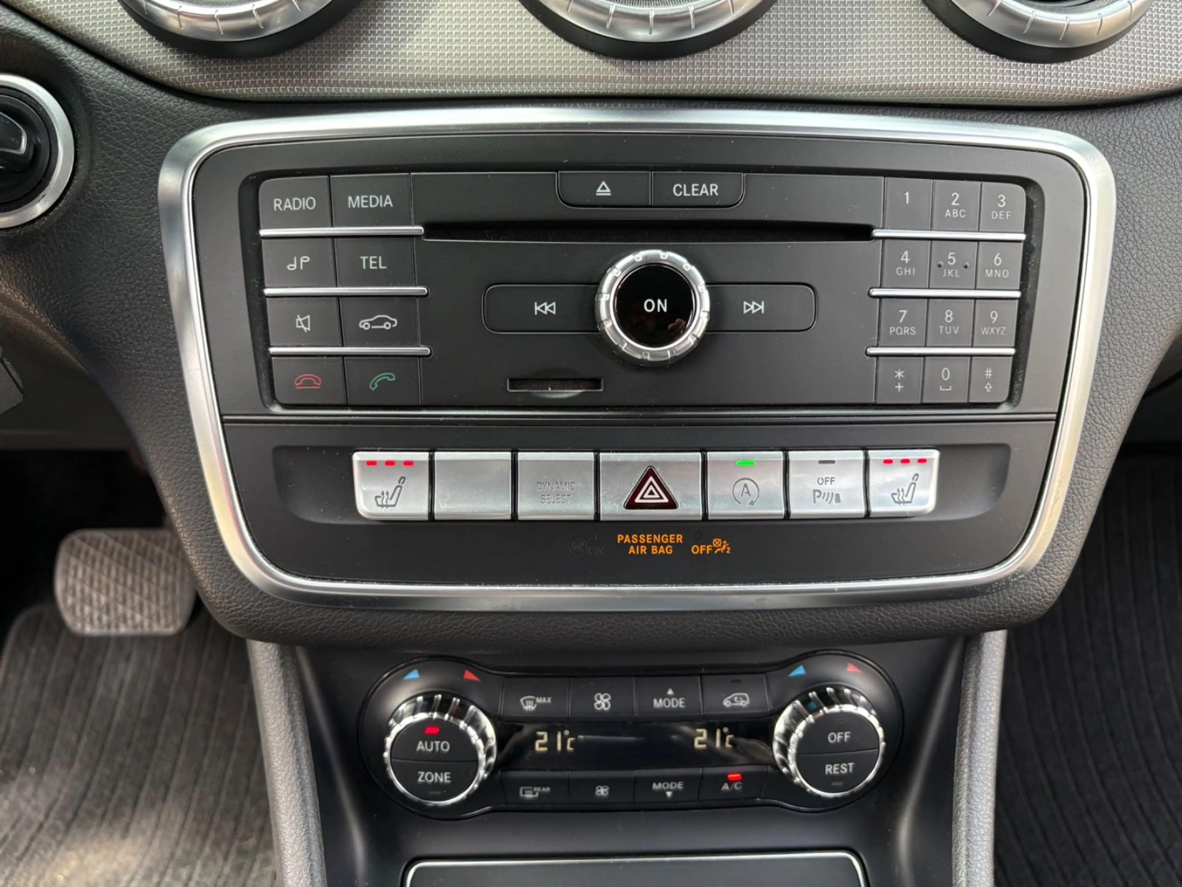 Mercedes-Benz CLA 200 CLA ShootingBrake 200 URBAN AUTOMAT FACELIFT LED — photo 17