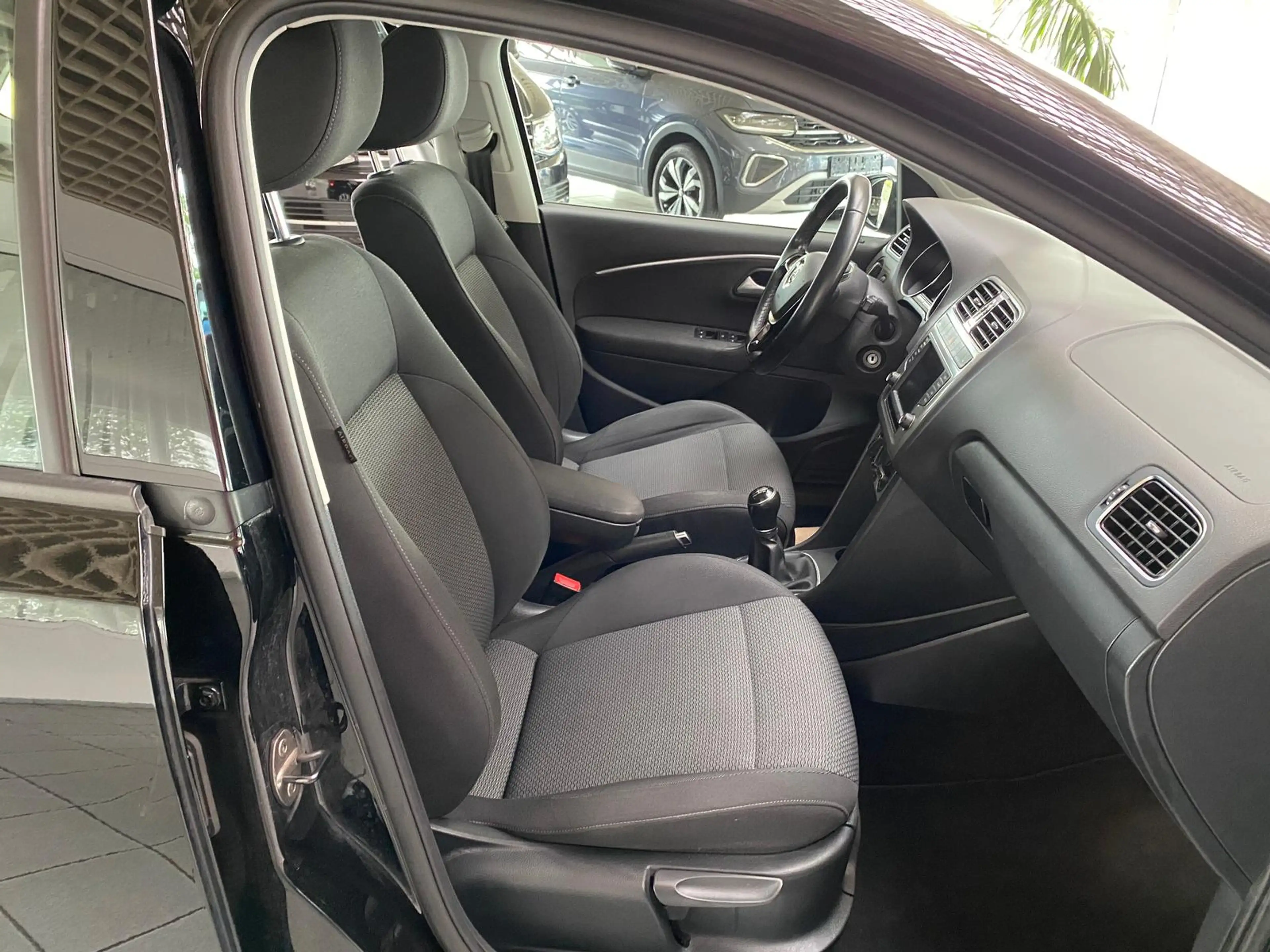 Volkswagen Polo Highline*1.2 TSI NAVI*SHZ*PDC* — photo 13