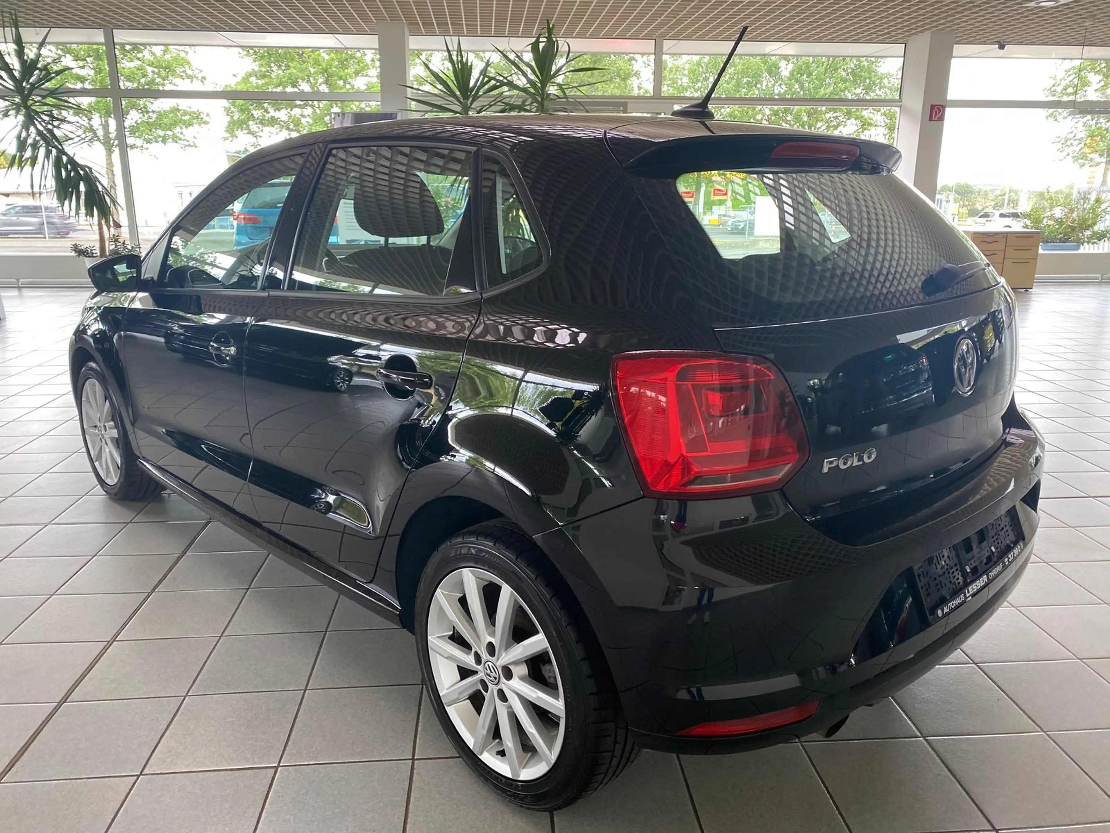 Volkswagen Polo Highline*1.2 TSI NAVI*SHZ*PDC* — photo 4