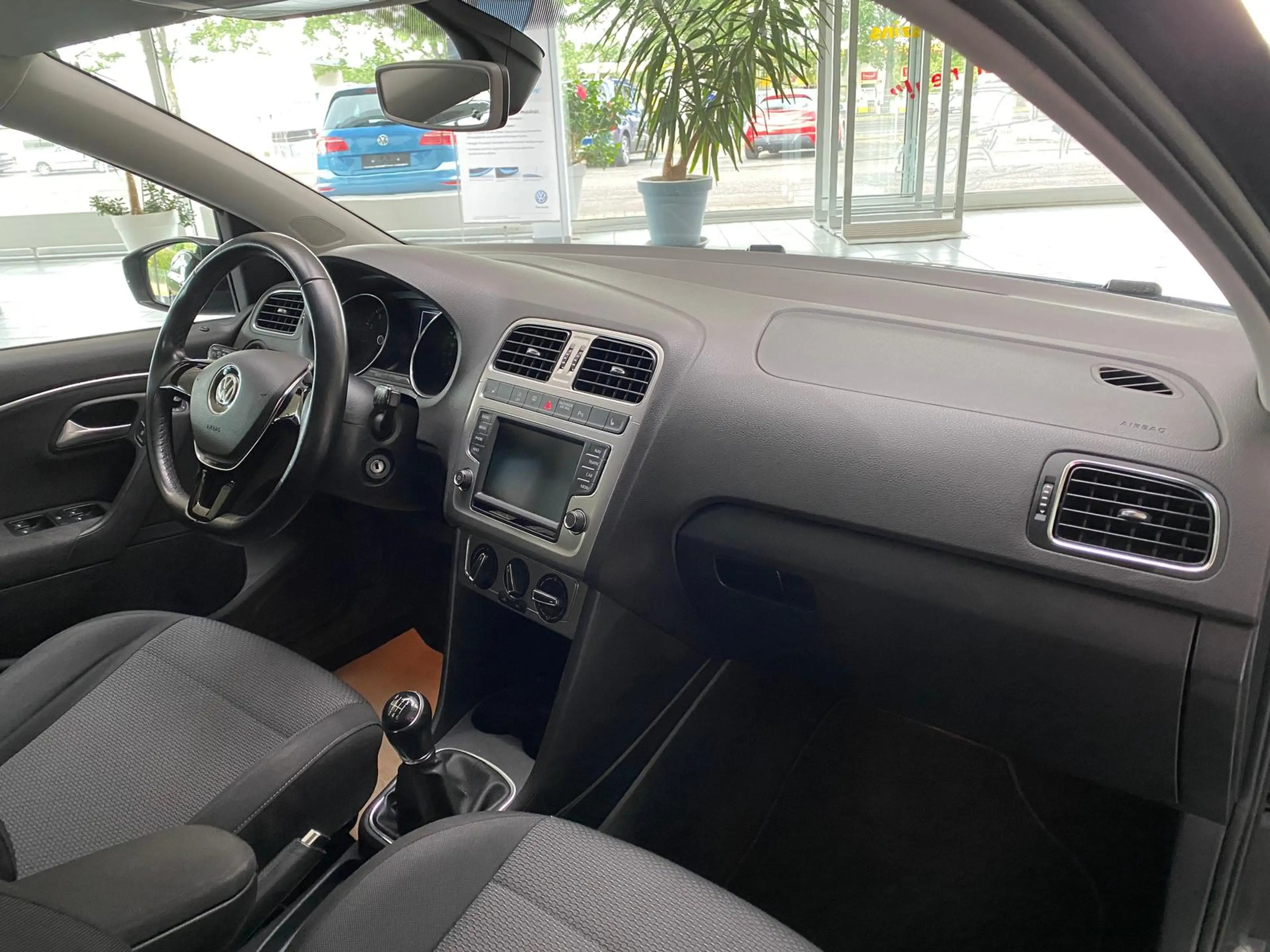 Volkswagen Polo Highline*1.2 TSI NAVI*SHZ*PDC* — photo 12