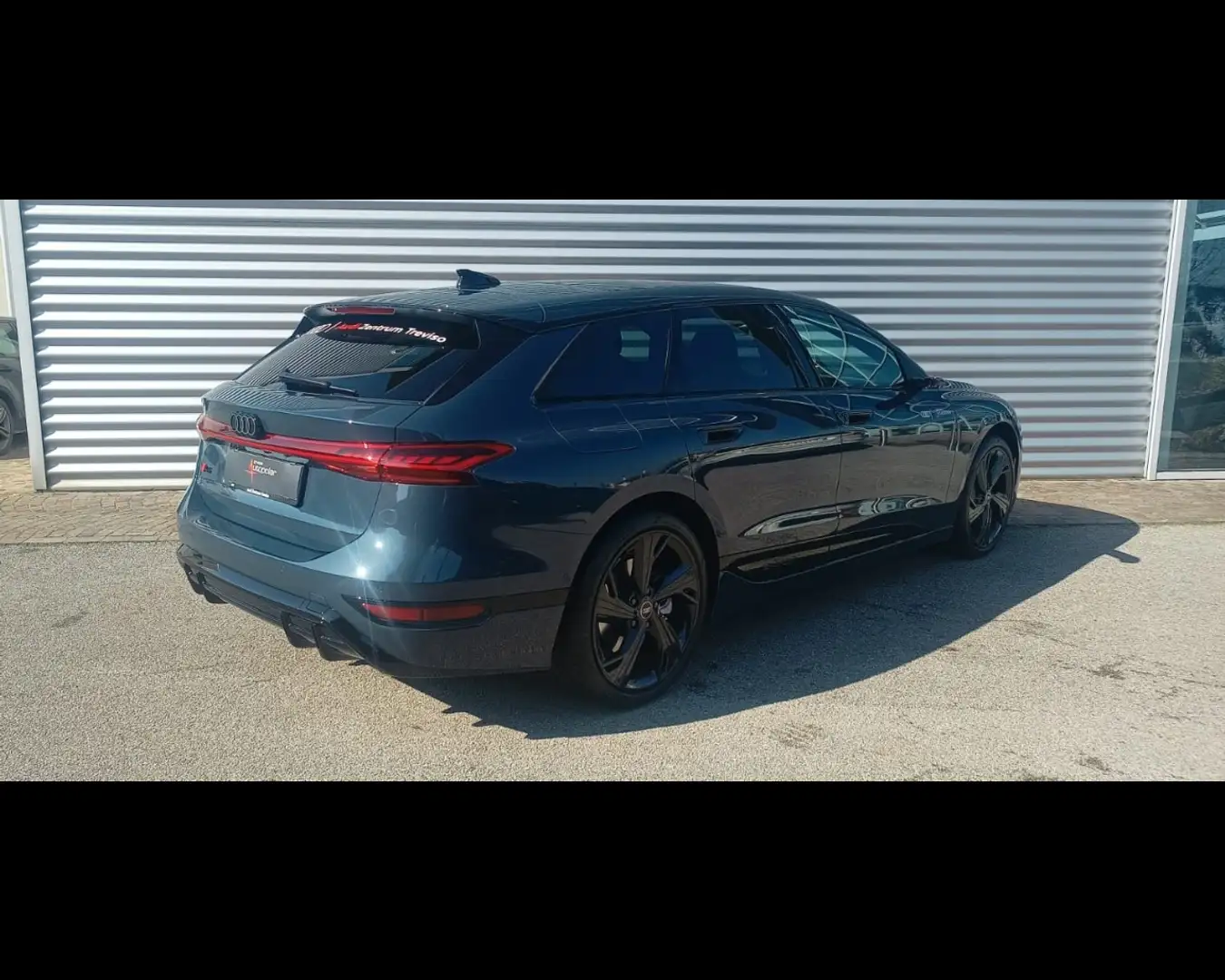 Audi A6 AVANT E-TRON PERFORMANCE A NOLEGGIO!!! Blu/Azzurro - 2