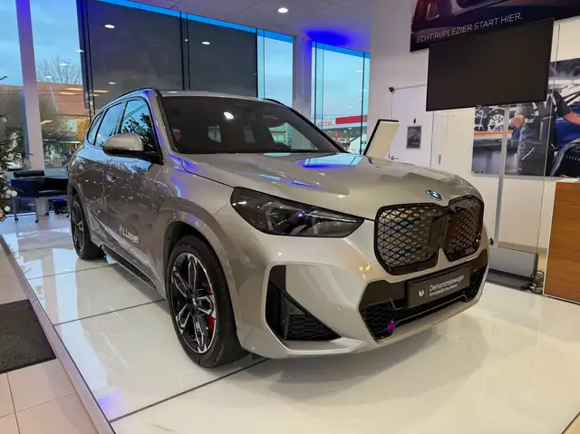 BMW iX1 M Sportpack Pro * Massage seats * Towhook