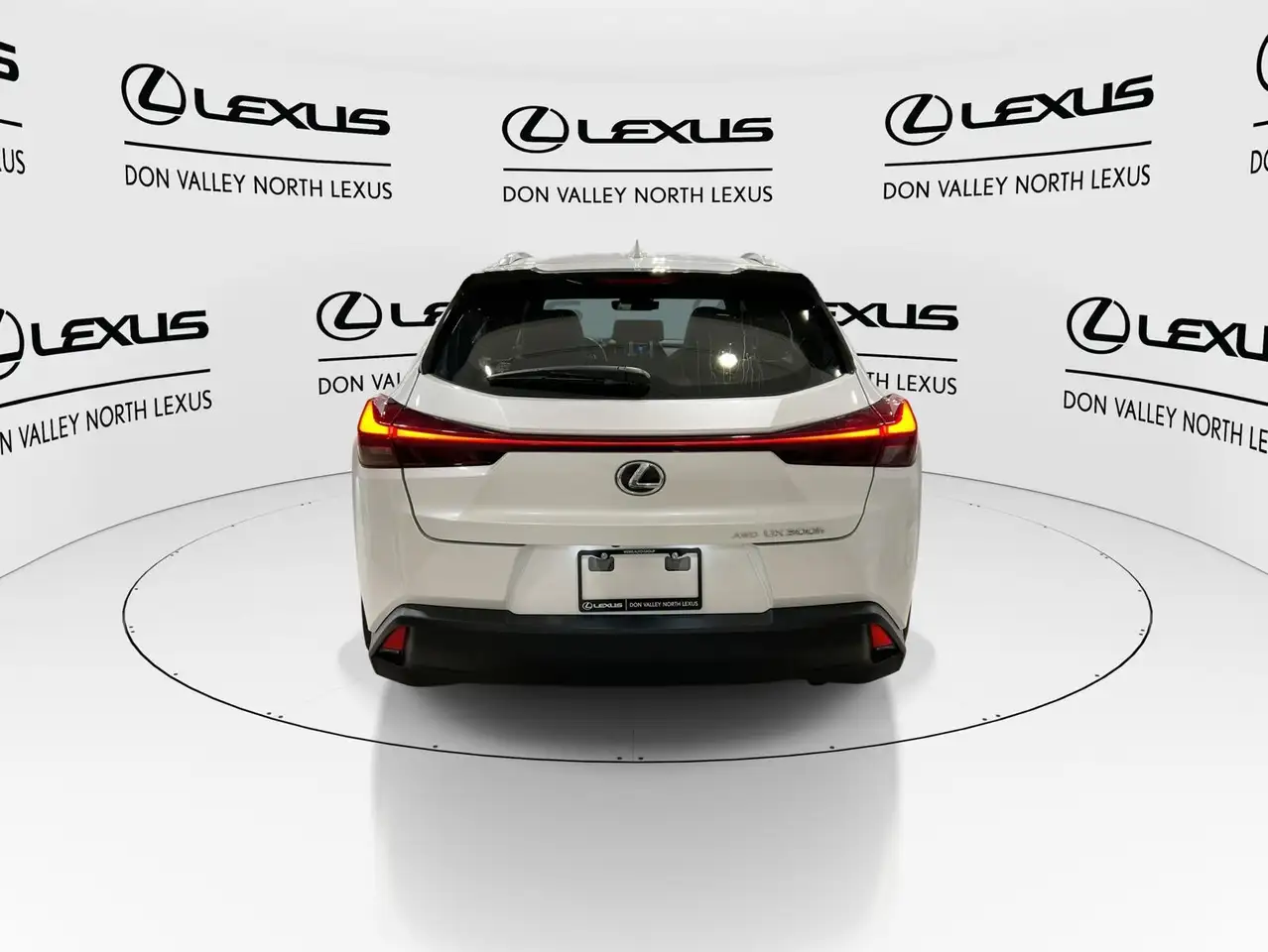 Lexus UX снимка Lexus UX