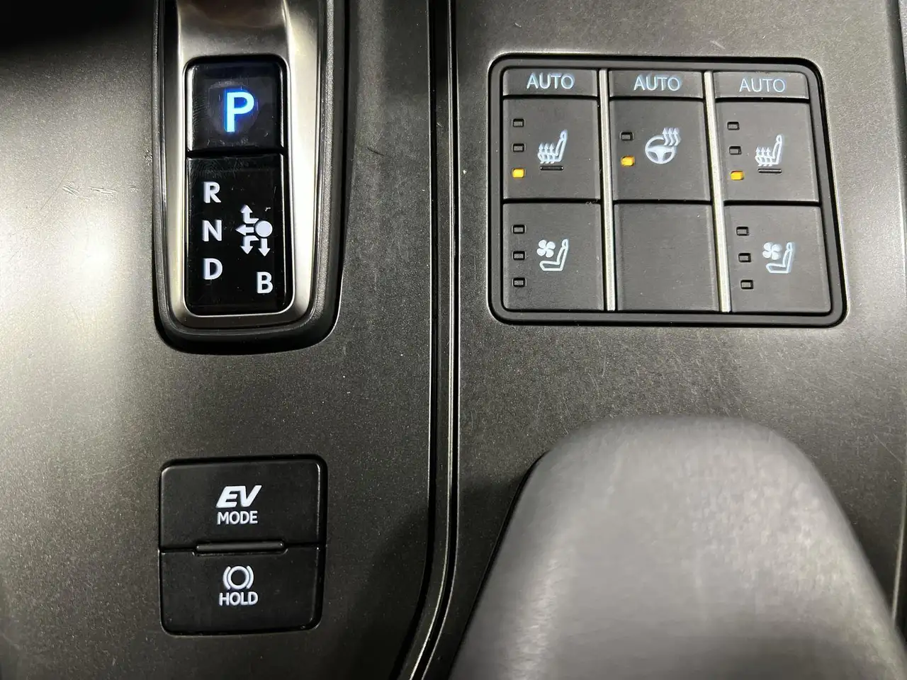 Lexus UX снимка Lexus UX
