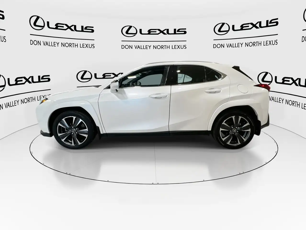 Lexus UX снимка Lexus UX