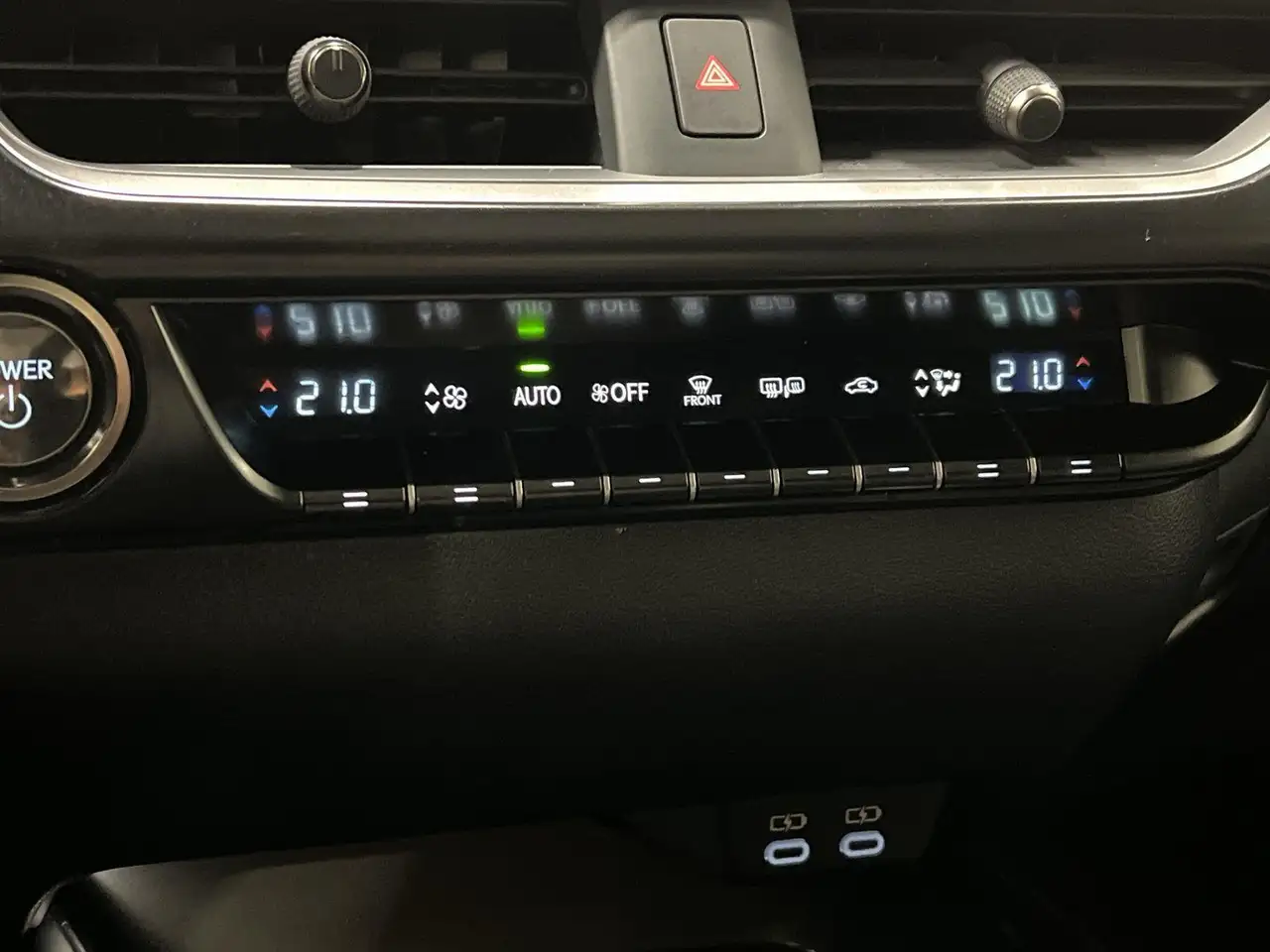 Lexus UX снимка Lexus UX