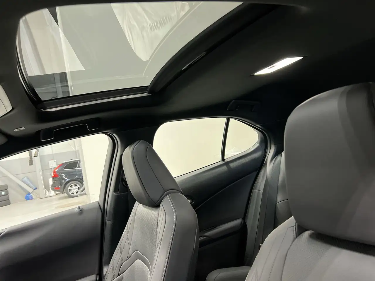 Lexus UX снимка Lexus UX