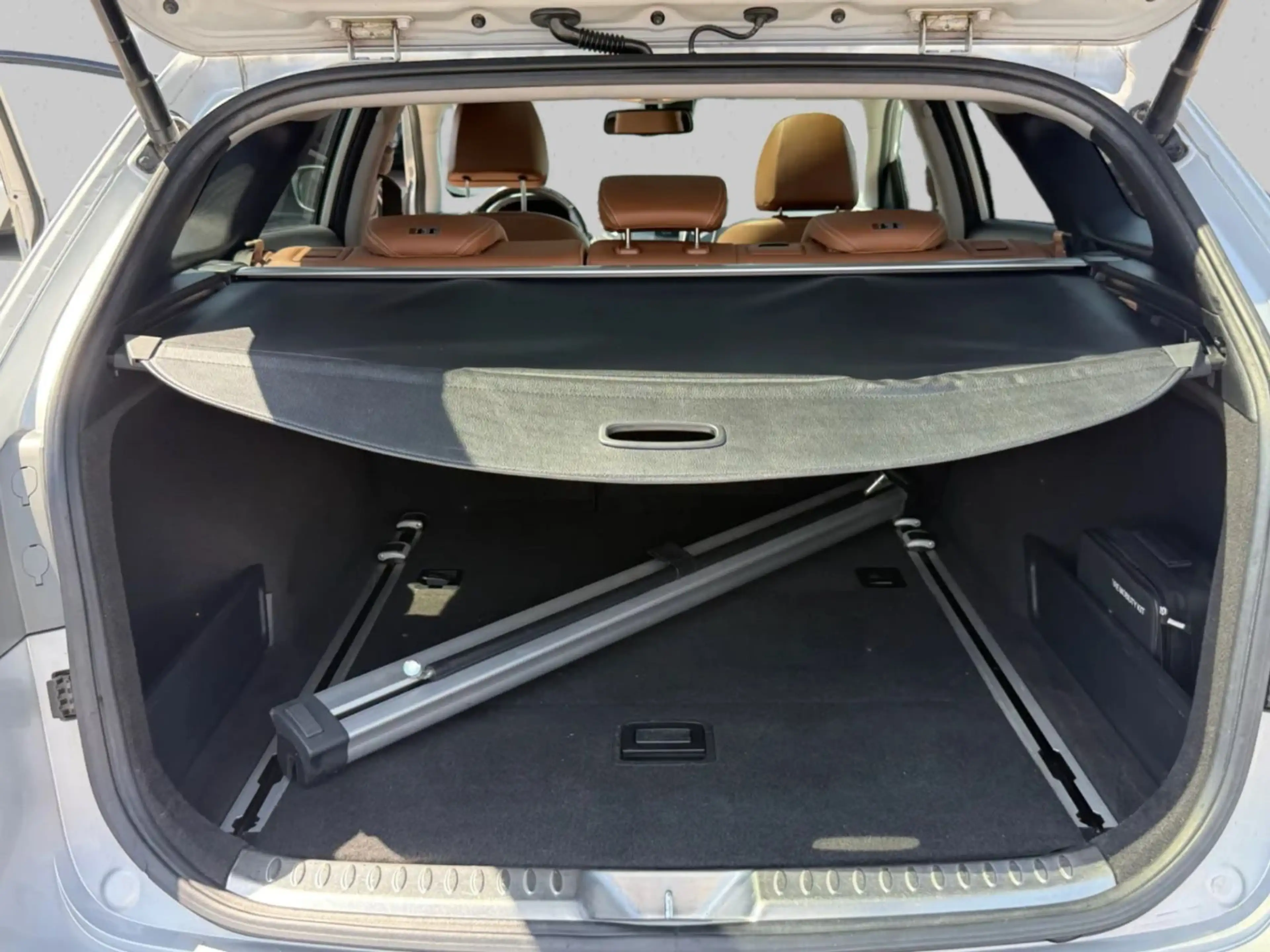 Hyundai i40 cwblue Premium 1.7CRDIAutom. XenonLederPano — photo 11