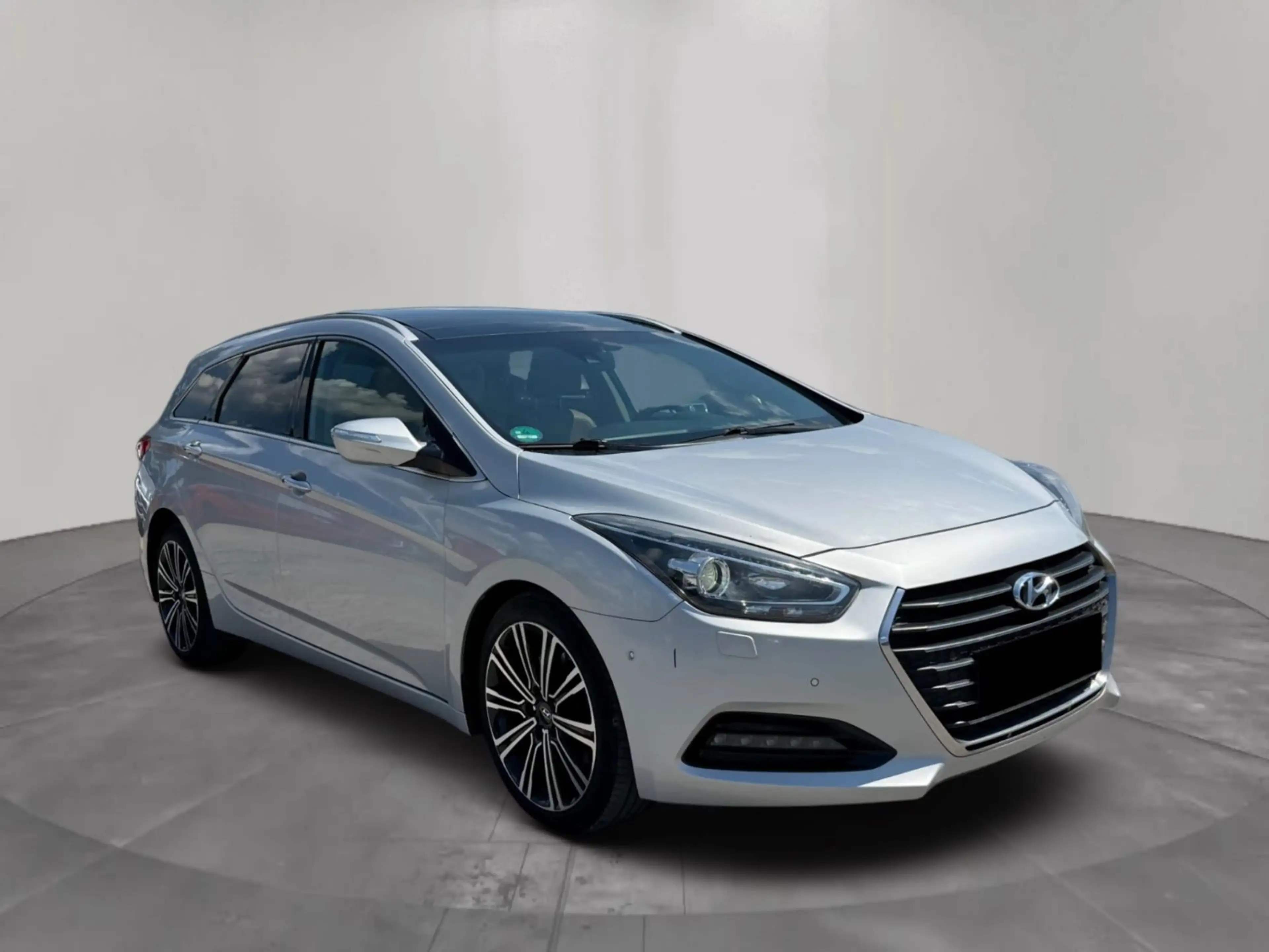 Hyundai i40 cwblue Premium 1.7CRDIAutom. XenonLederPano — photo 3