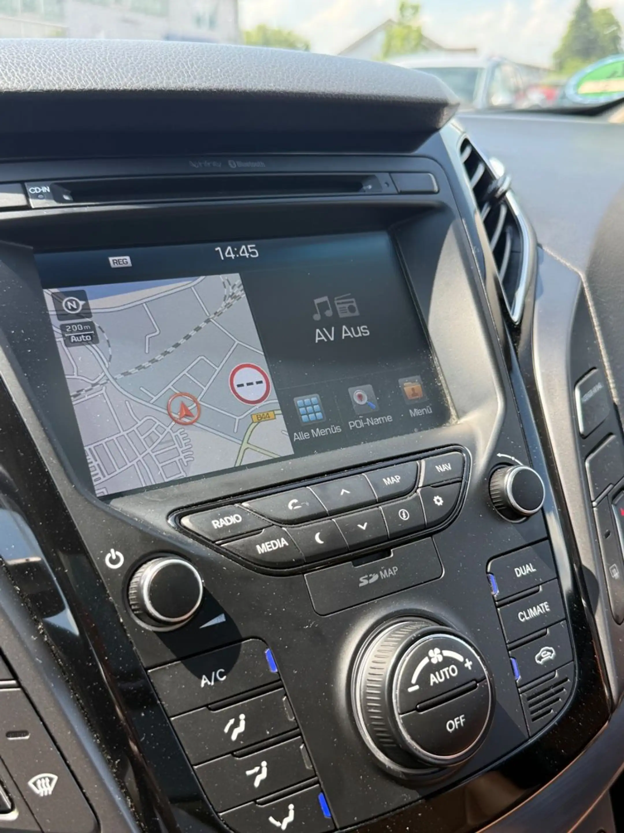 Hyundai i40 cwblue Premium 1.7CRDIAutom. XenonLederPano — photo 14