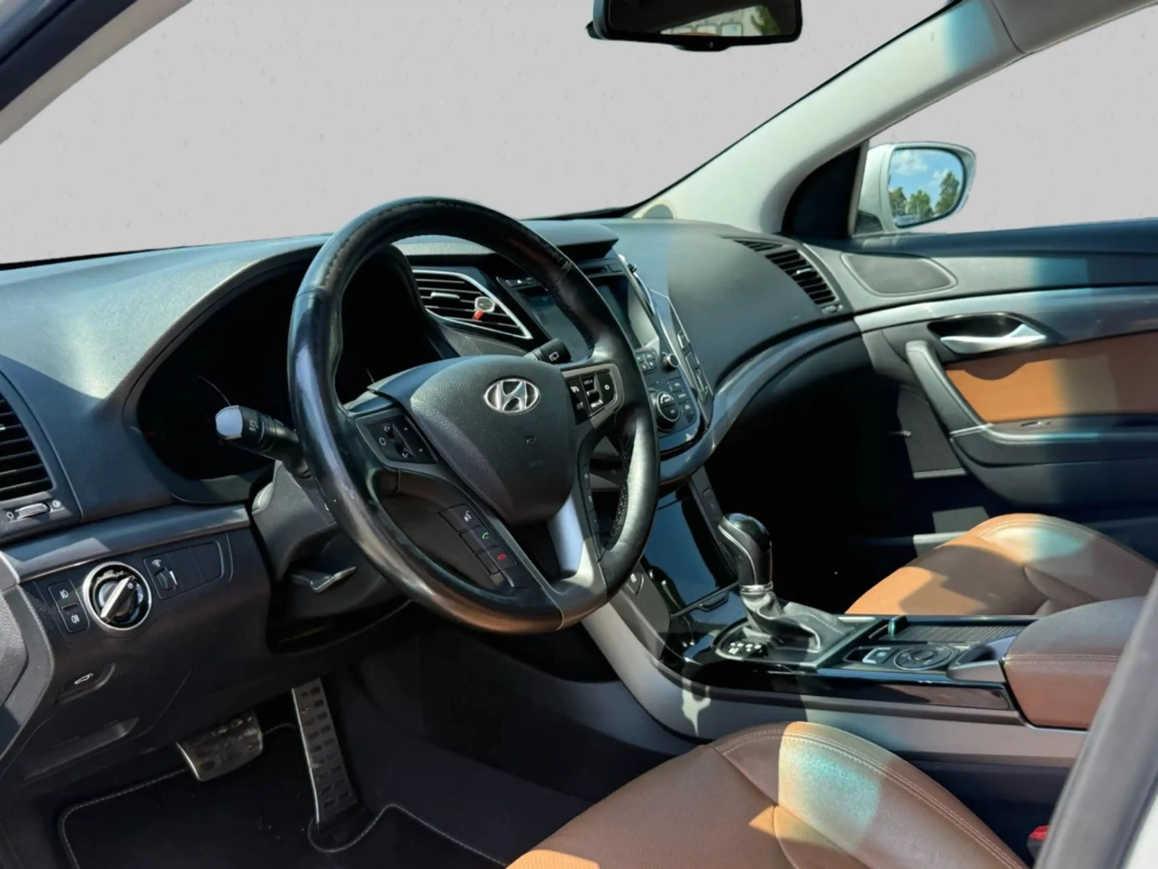 Hyundai i40 cwblue Premium 1.7CRDIAutom. XenonLederPano — photo 9