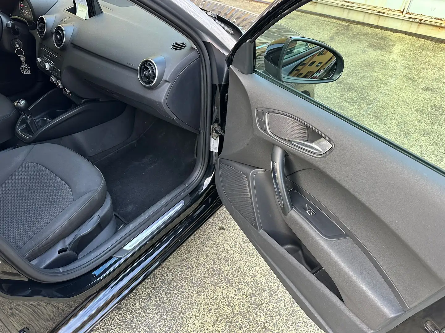 Audi A1 Sportback 1.6 tdi Design Nero - 2