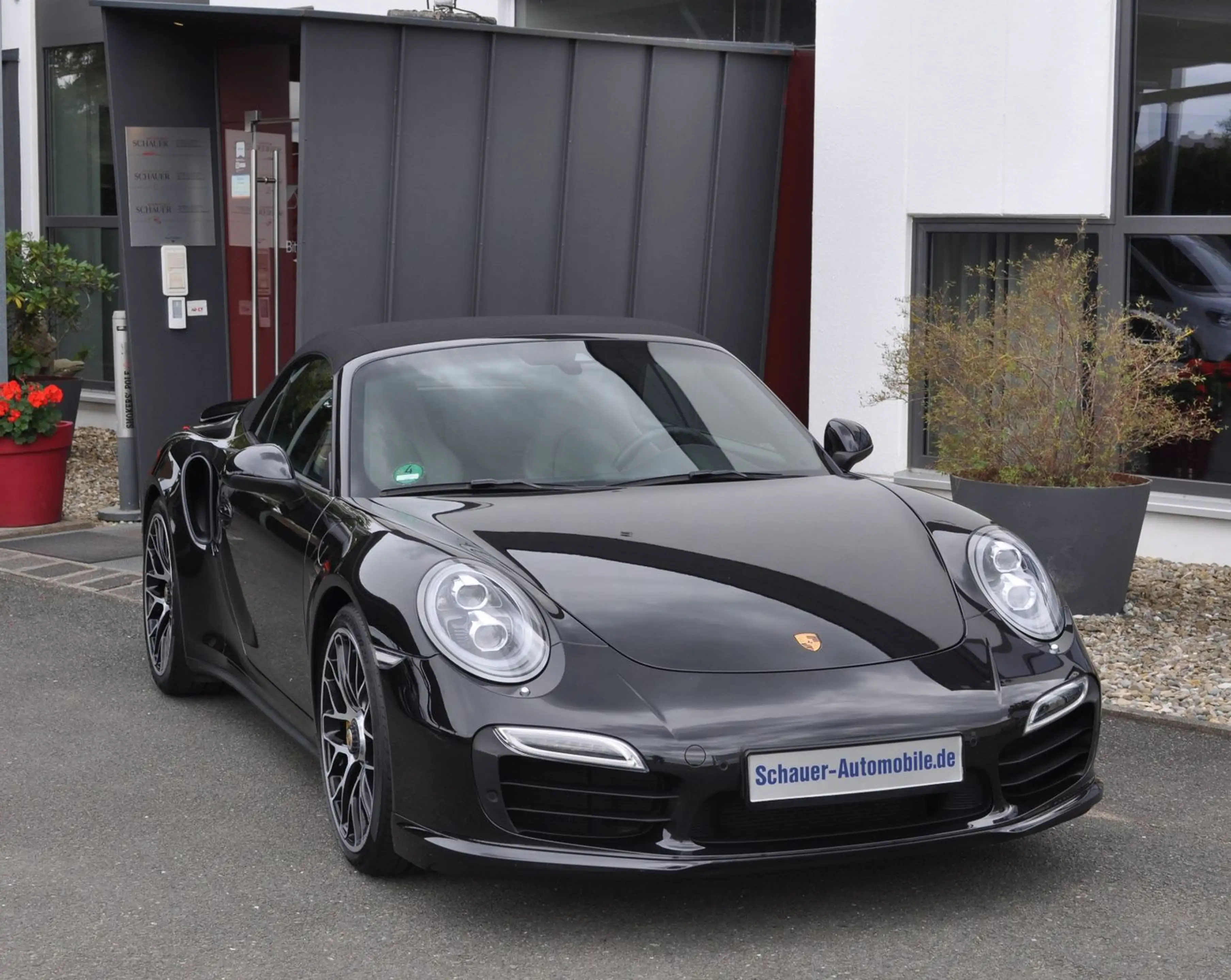 Porsche 991 Turbo S Cabrio *1.Hand+Approved+PDCC+PCCB* — photo 2