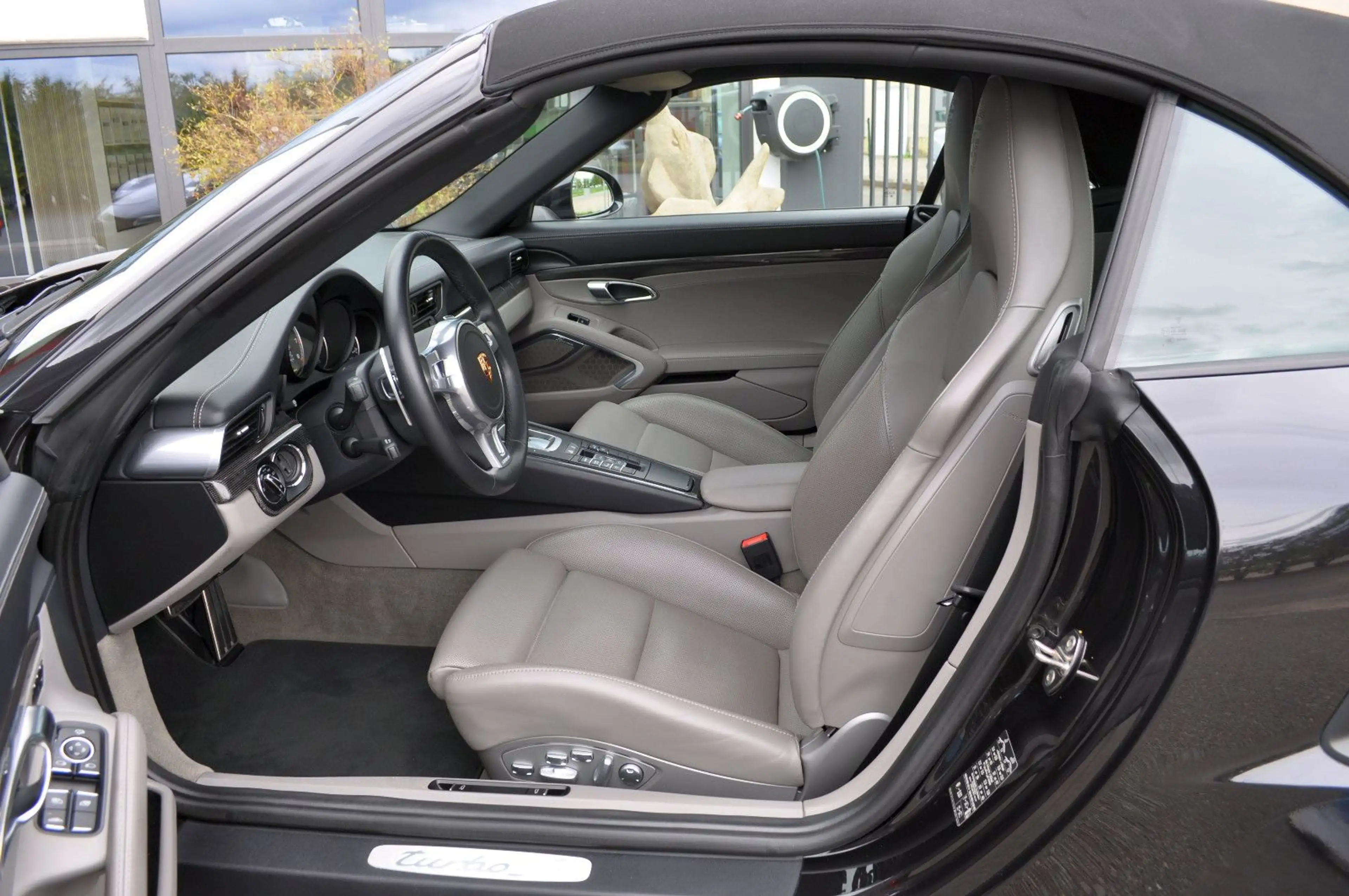 Porsche 991 Turbo S Cabrio *1.Hand+Approved+PDCC+PCCB* — photo 9