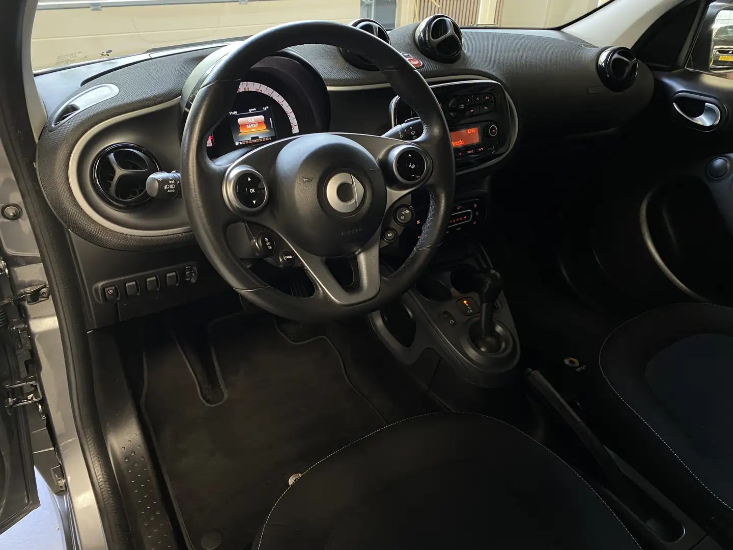 smart forFour 1.0 Turbo Passion Airco, Cruise, Clima Gris - 2