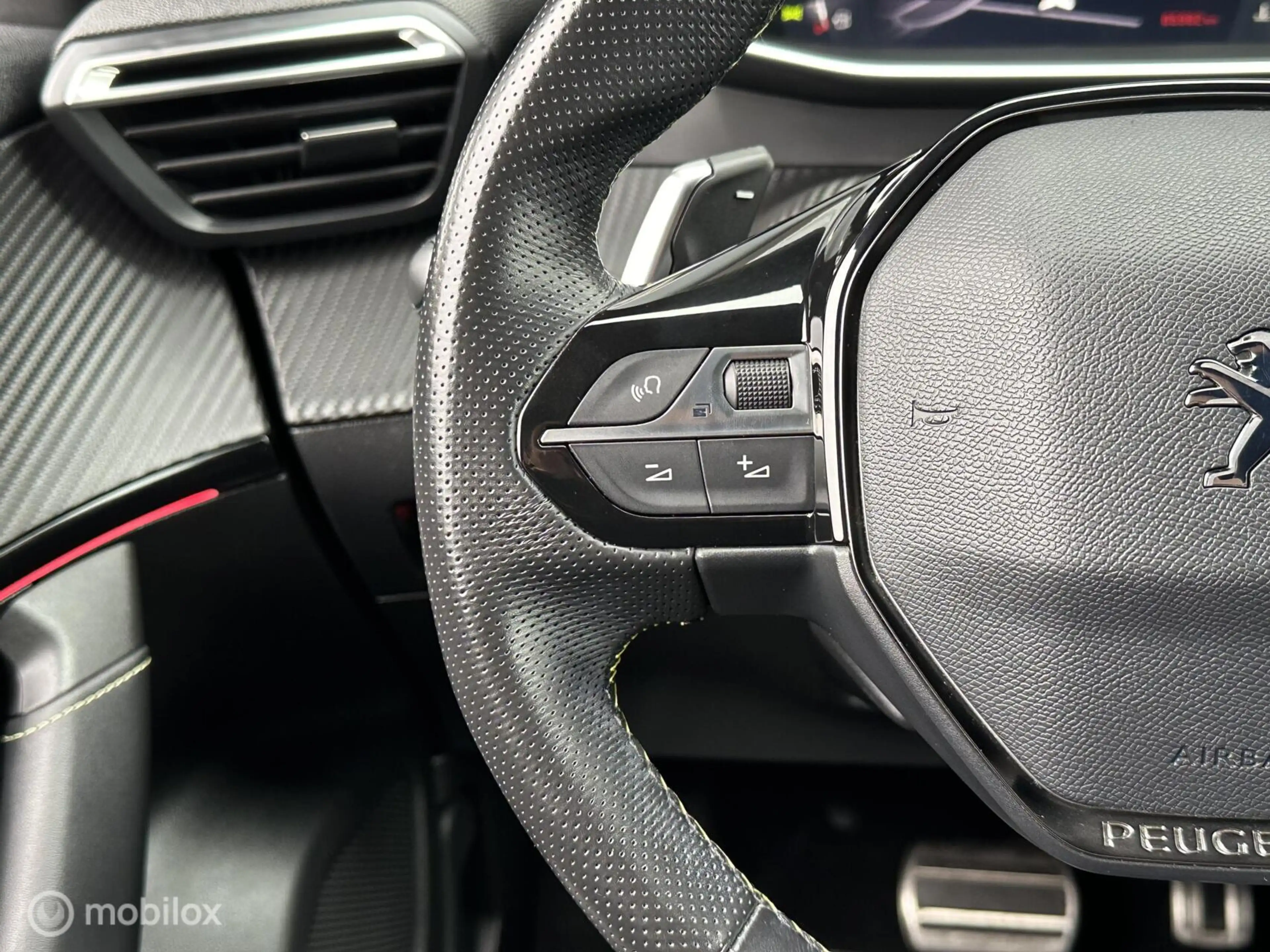 Peugeot 2008 1.2 PureTech GT Panodak Virtual Navi Carplay Camer — photo 14