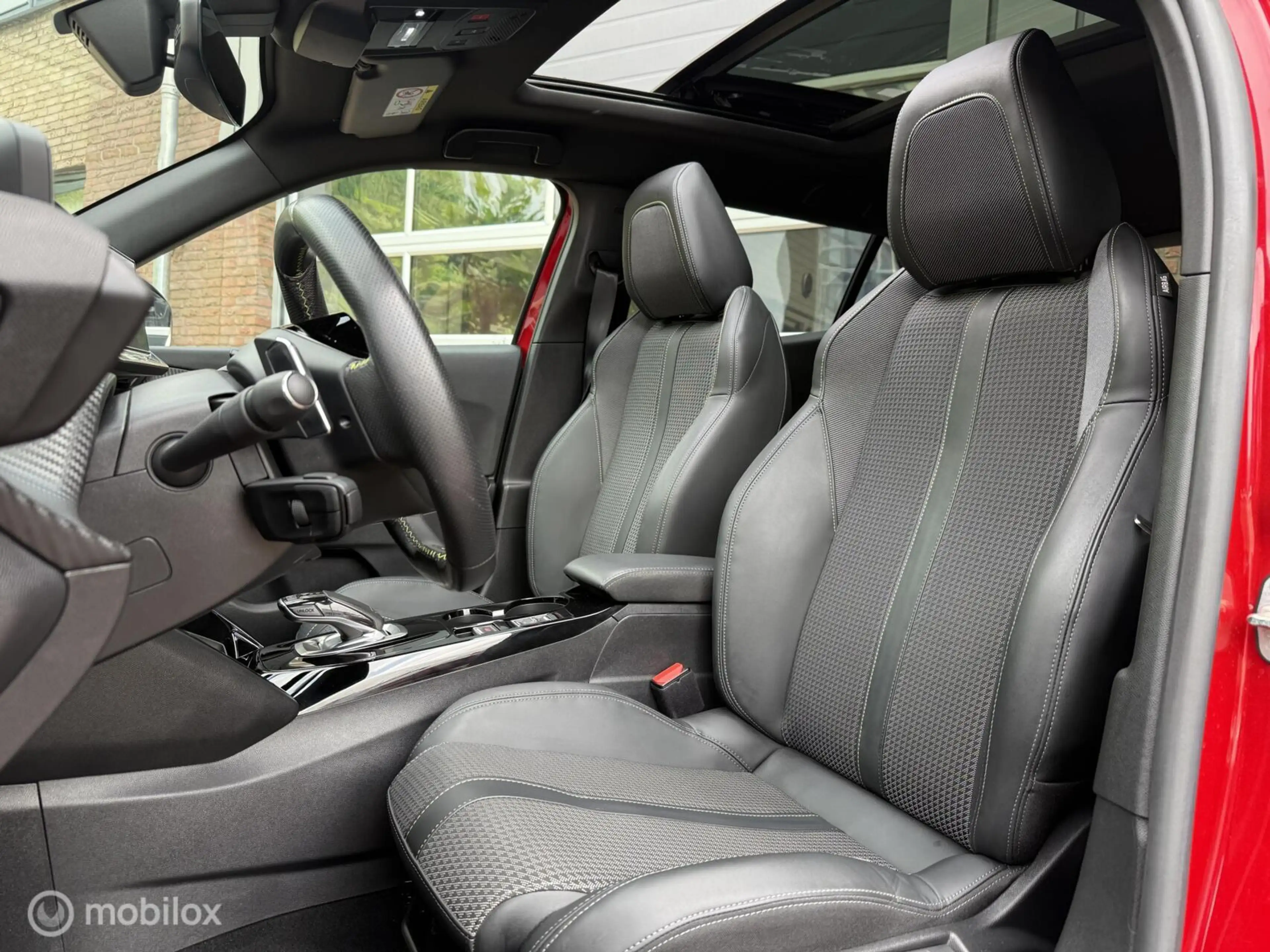 Peugeot 2008 1.2 PureTech GT Panodak Virtual Navi Carplay Camer — photo 3